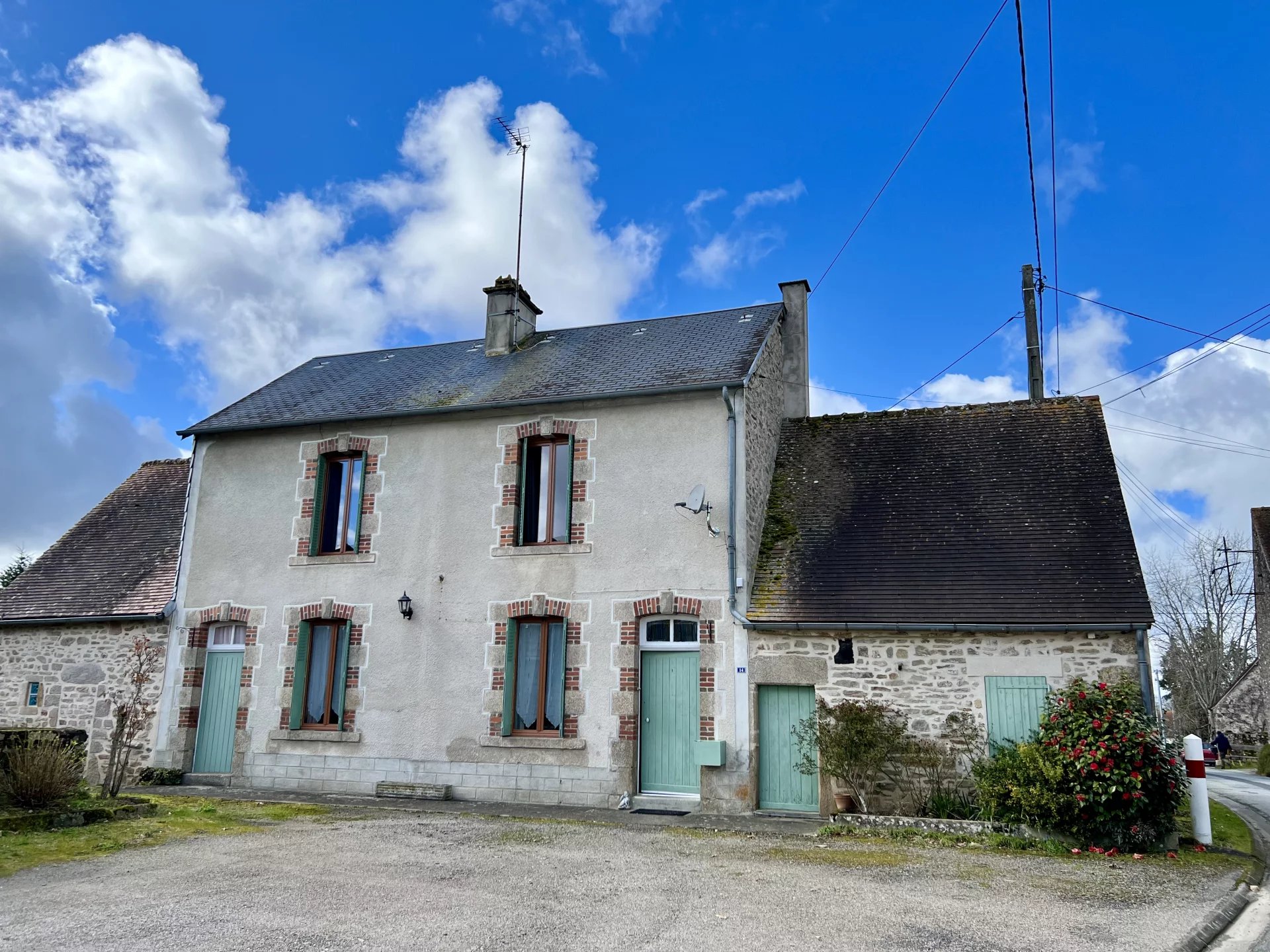 House in Cromac - view 1