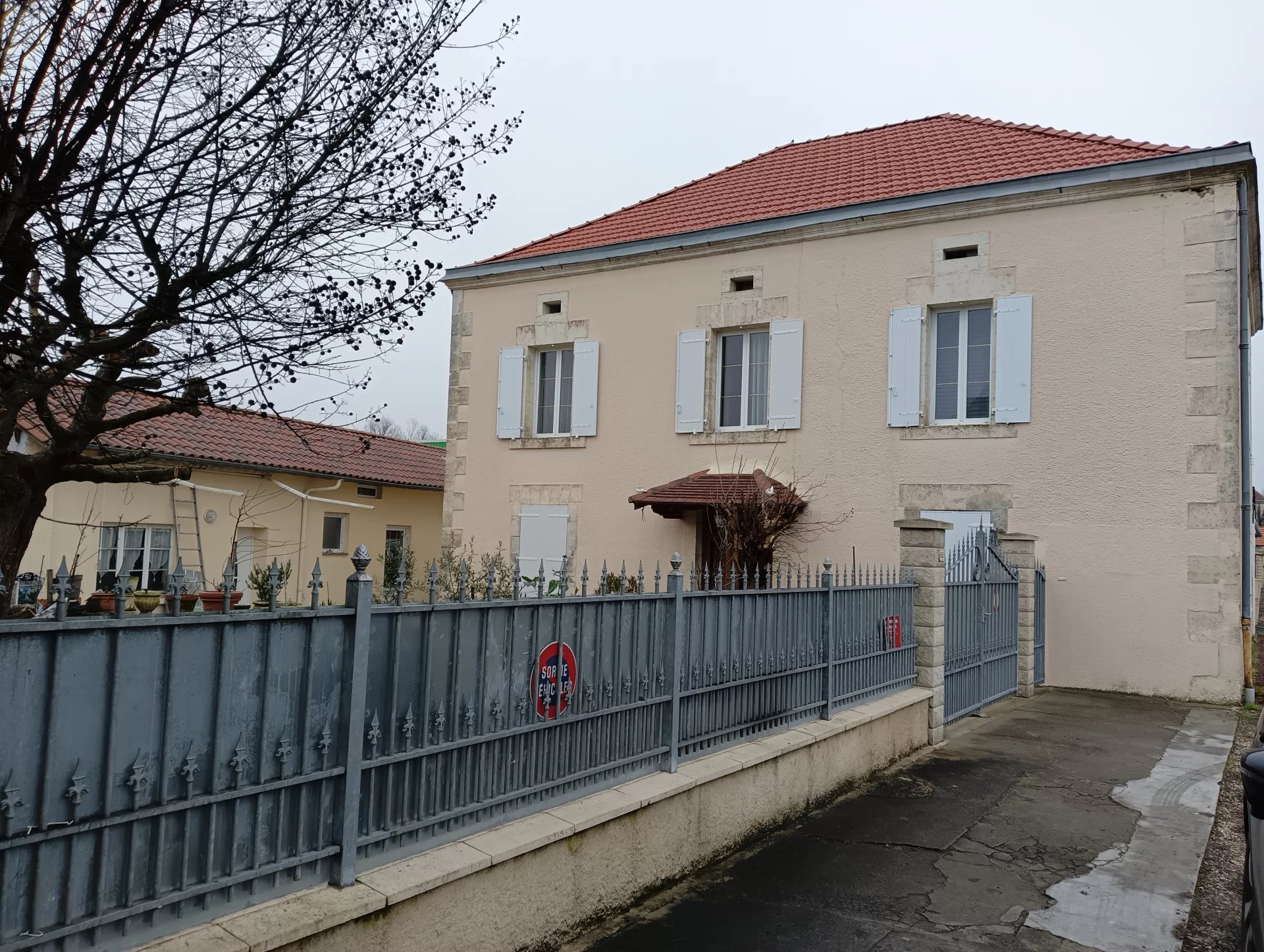 House in Riberac - view 1