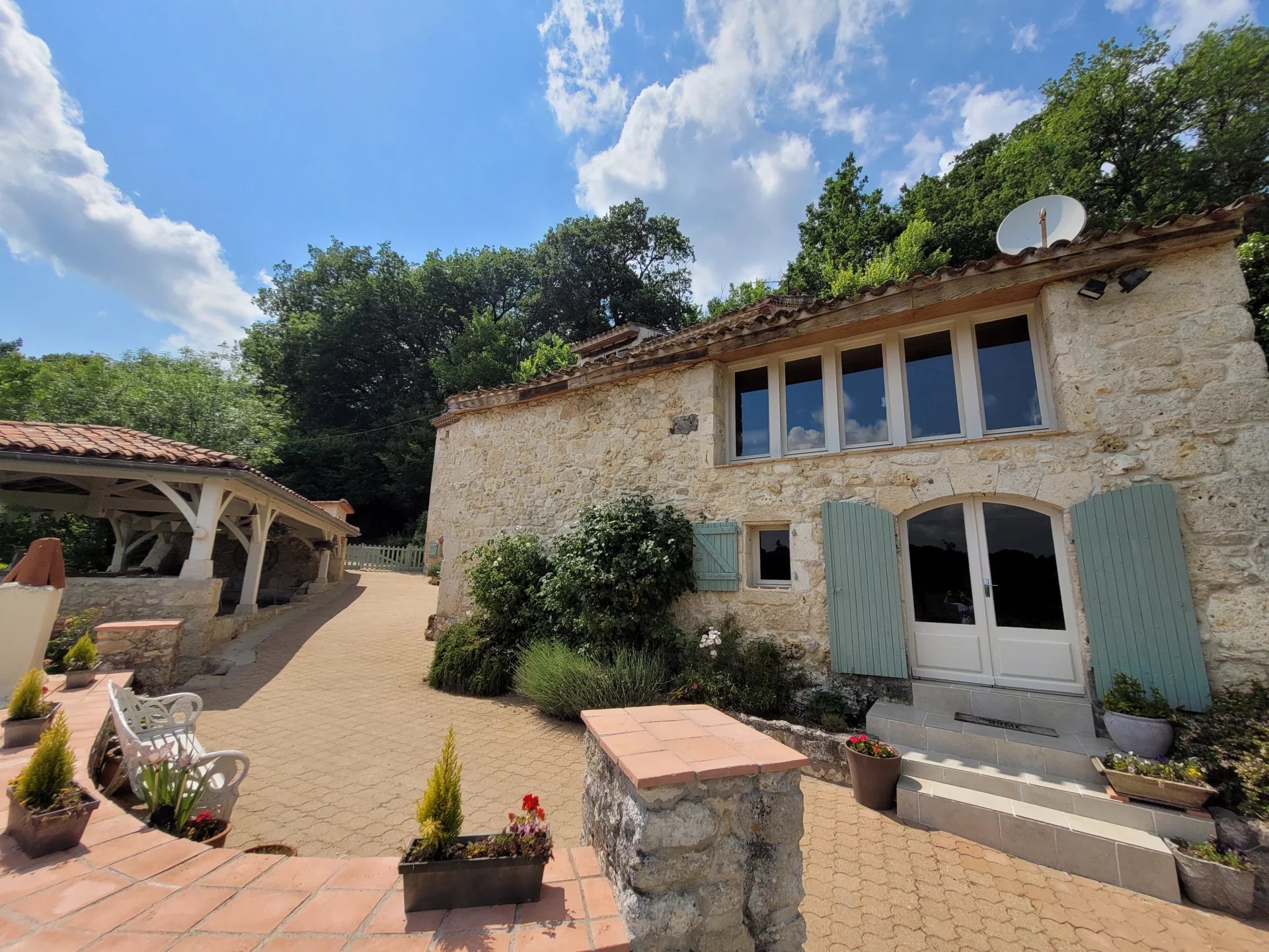 House in Laroque-Timbaut - view 1