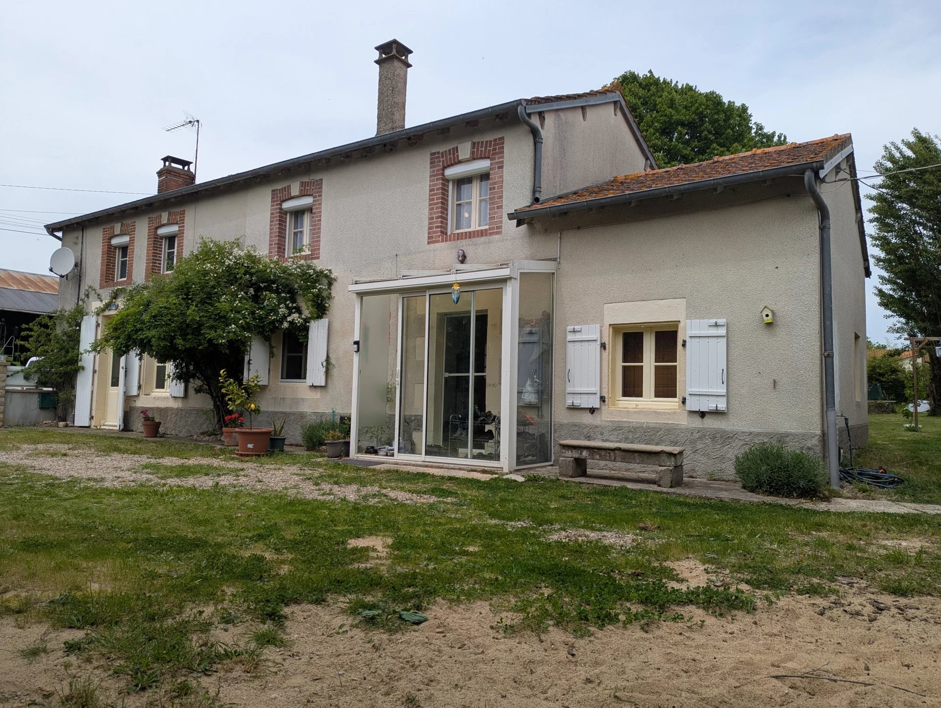 House in Montmorillon - view 1