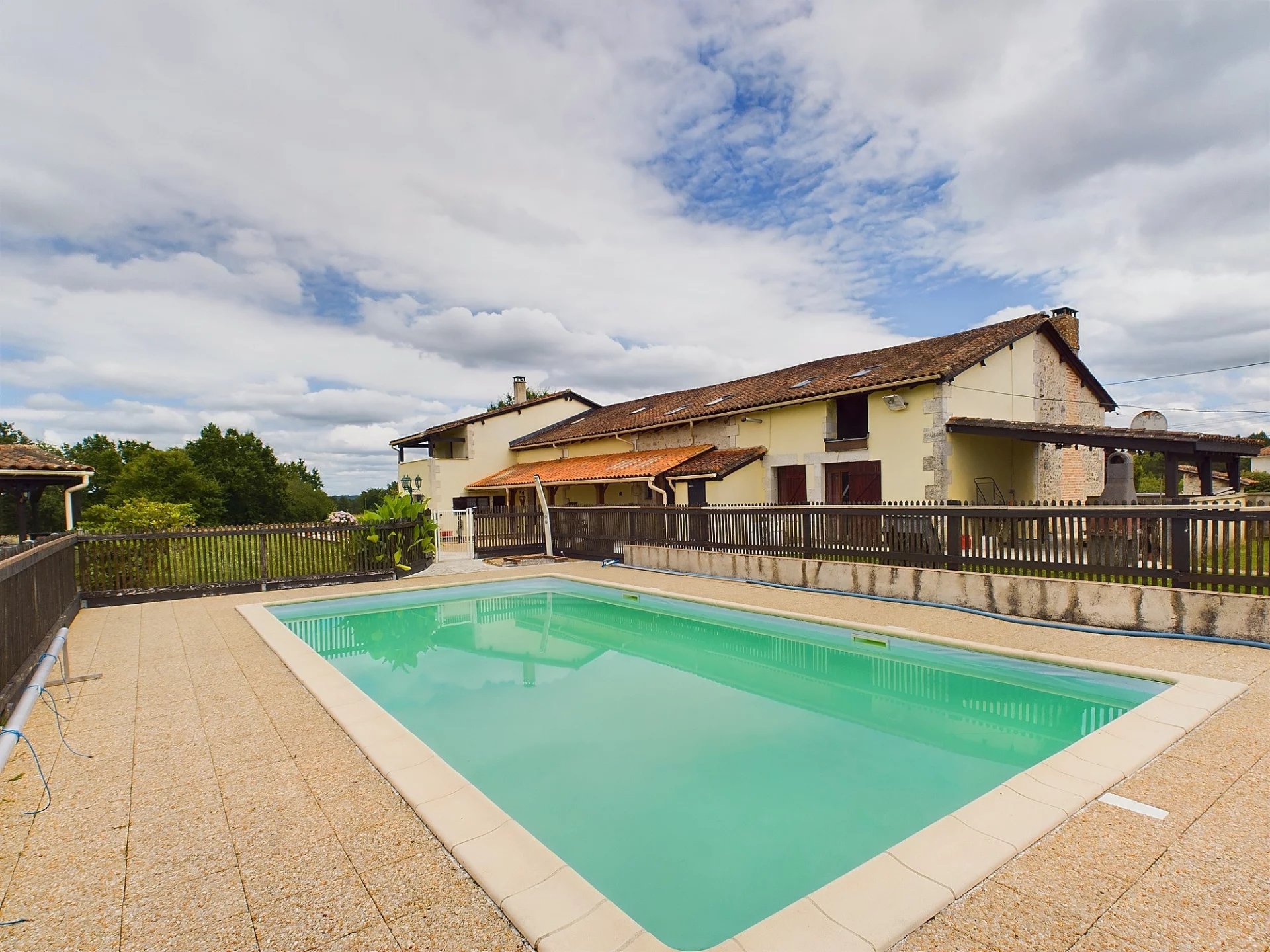 House in Saint-Vincent-de-Connezac - view 1
