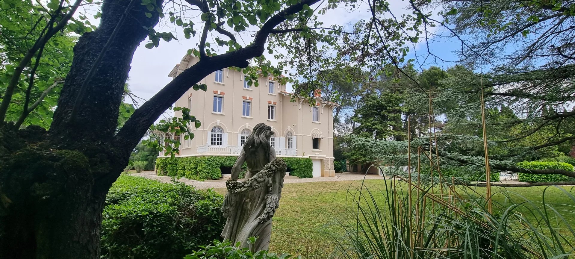 House in Carcassonne - view 1