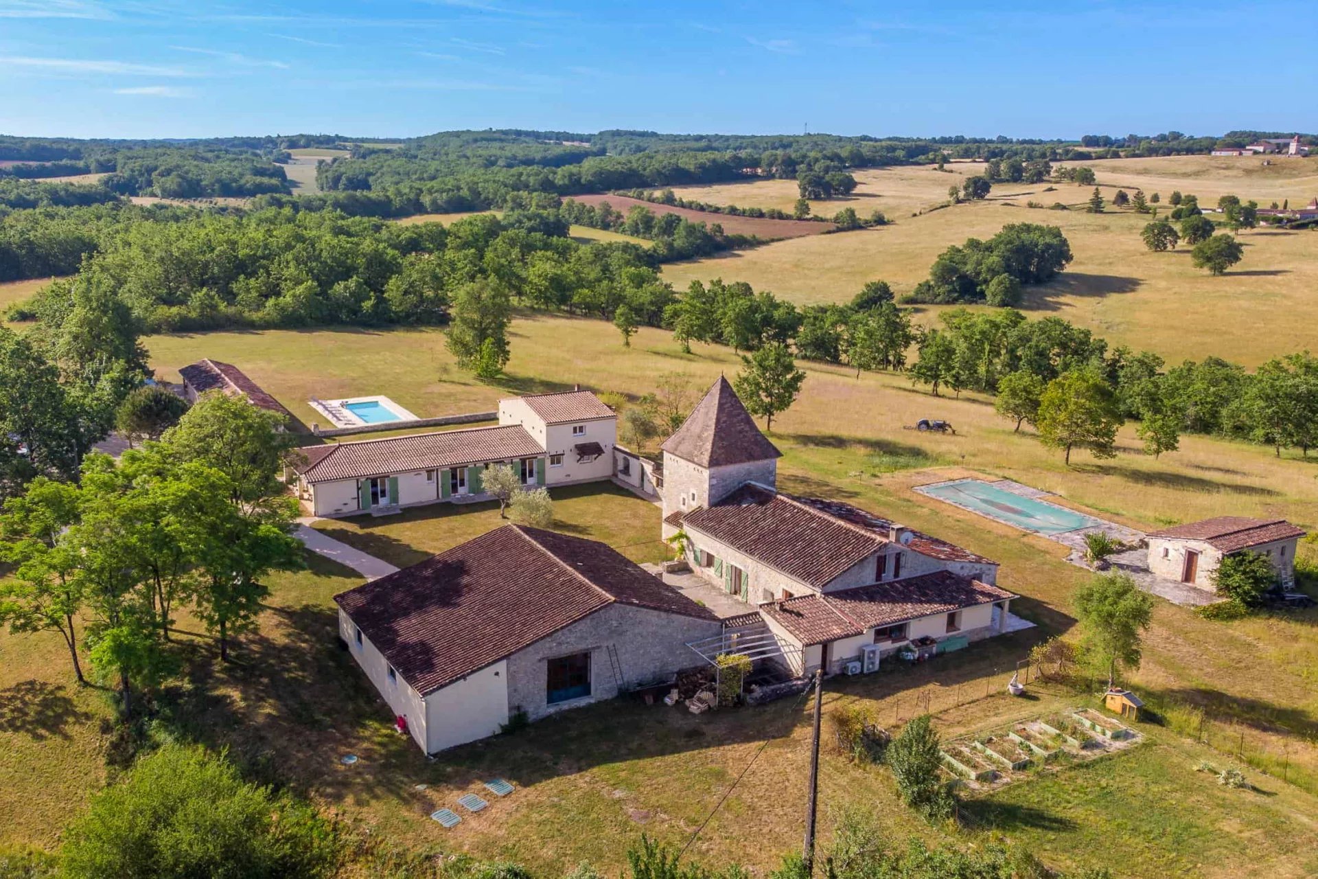 House in Puy-l'Eveque - view 1