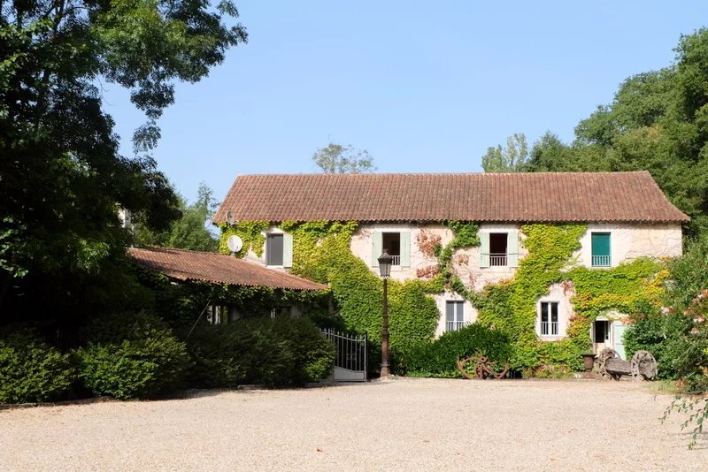 House in Tocane-Saint-Apre - view 1