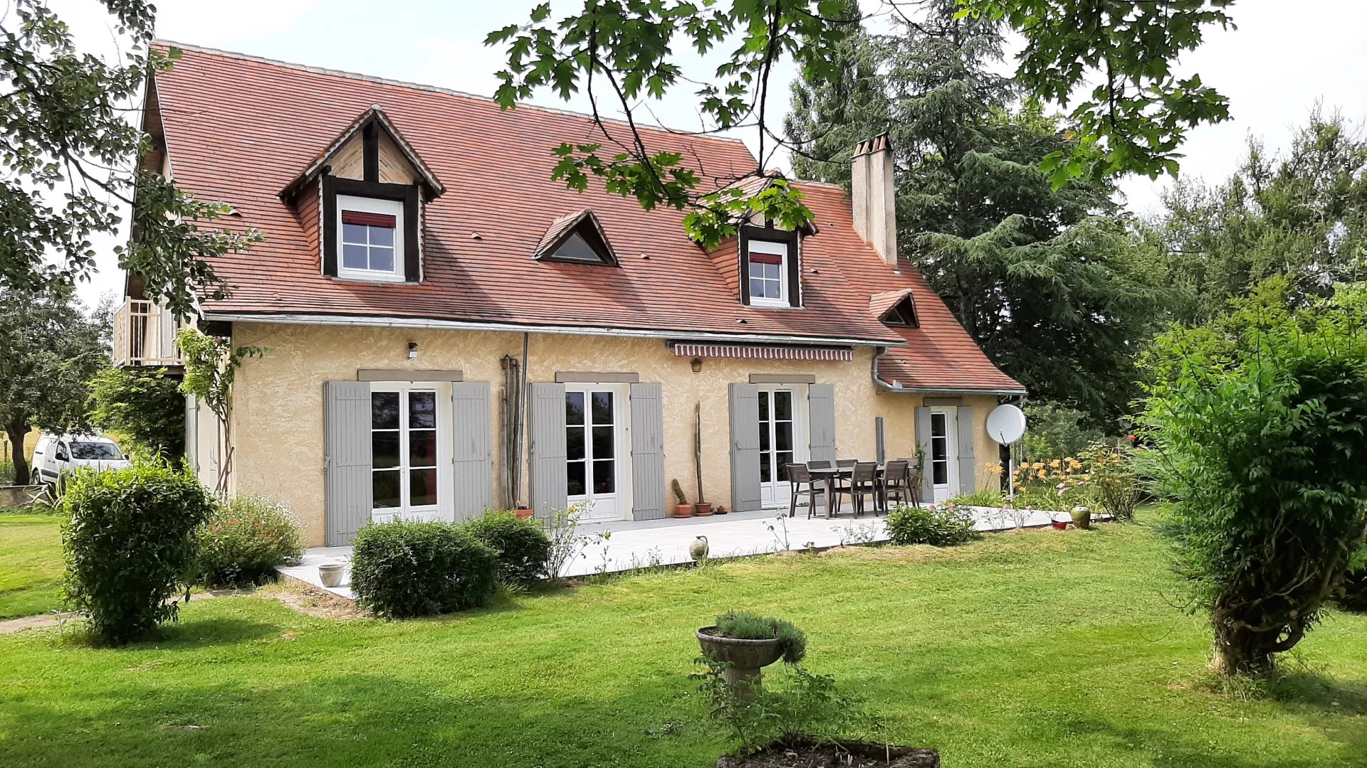 House in Saint-Vincent-Jalmoutiers - view 1