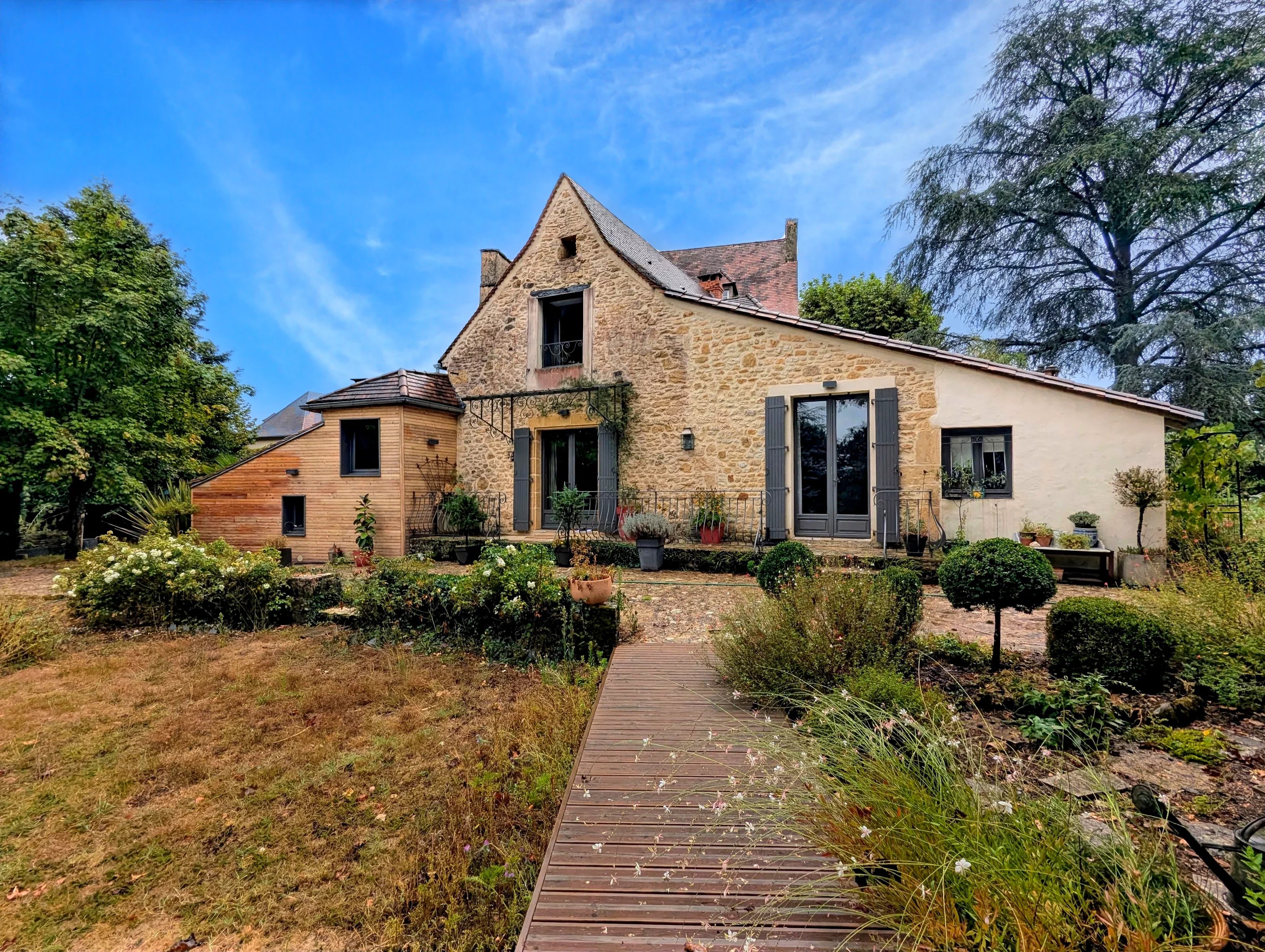 House in Sarlat-la-Caneda - view 1