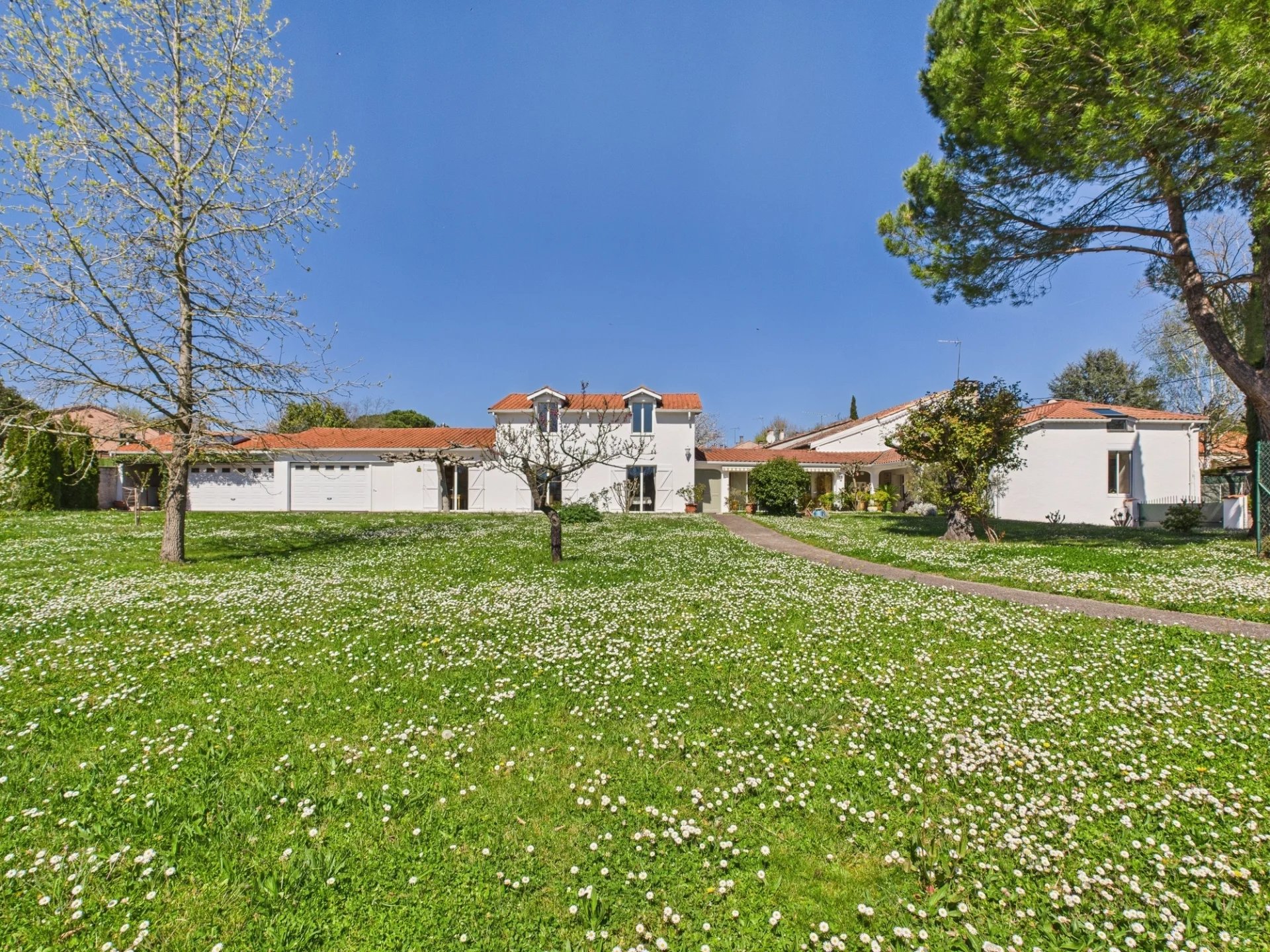 House in Saint-Sylvestre-sur-Lot - view 1