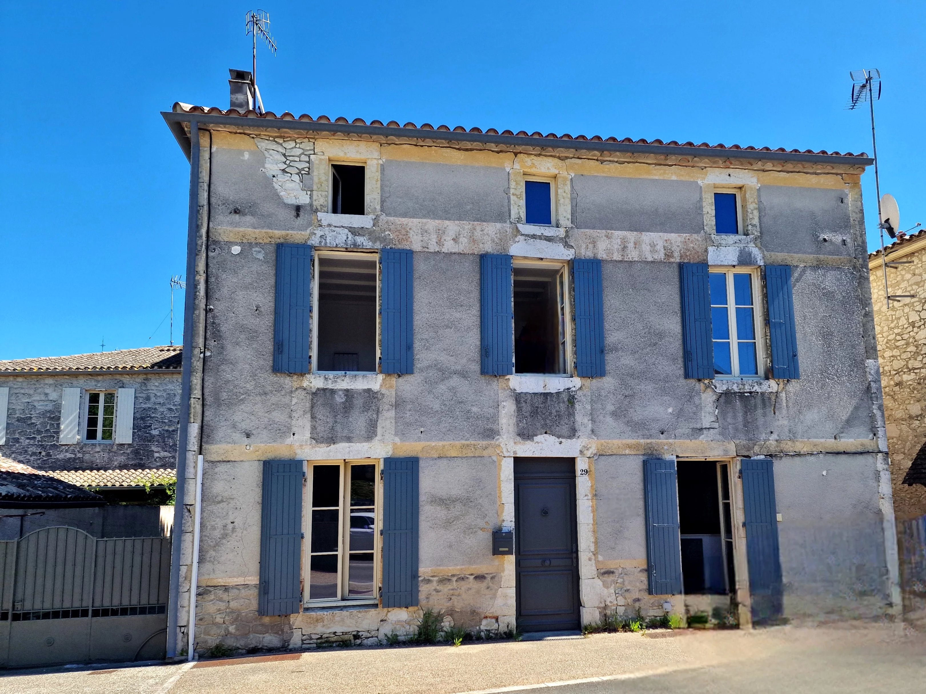 House in Issigeac - view 1