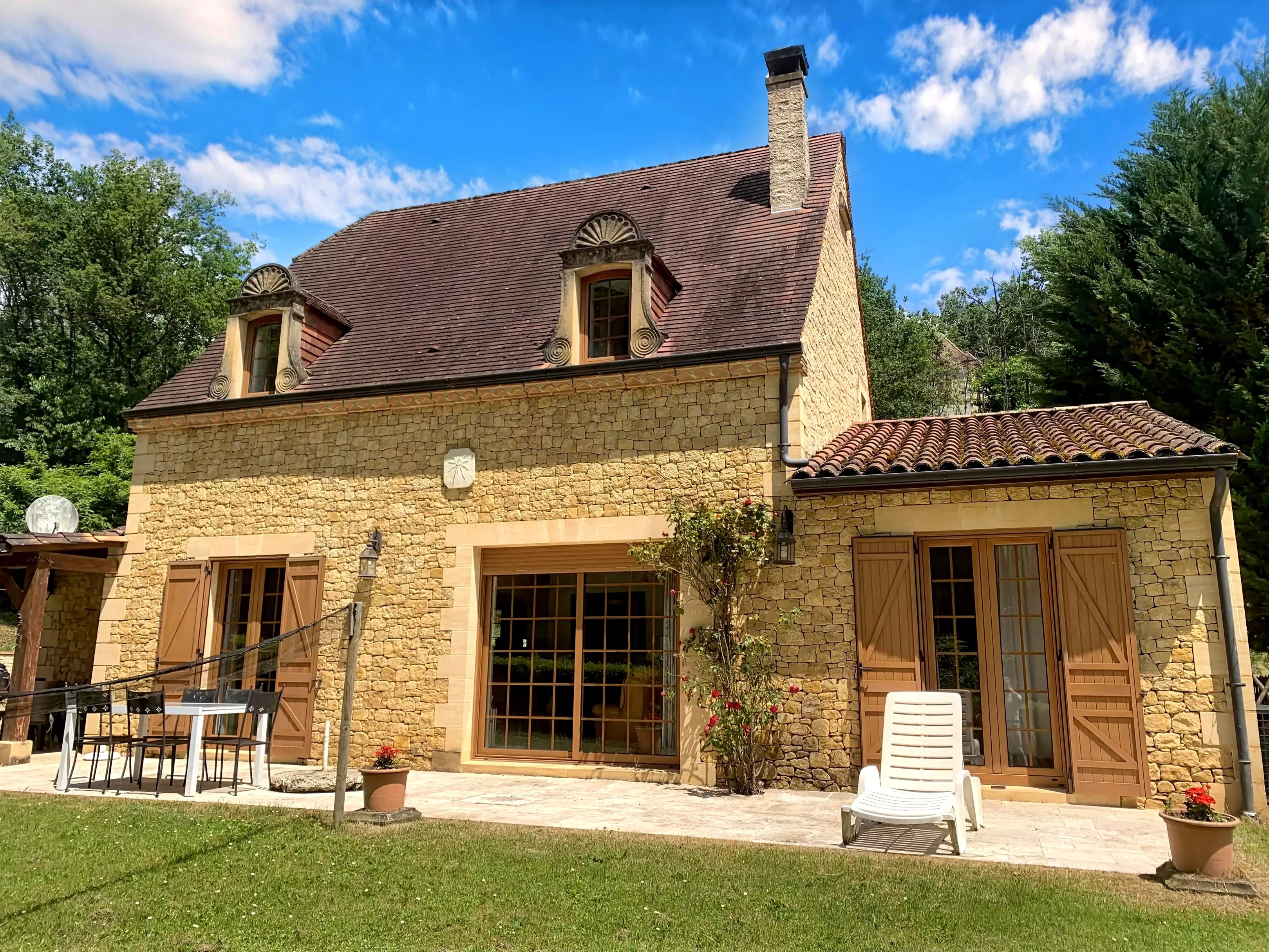 House in Beynac-et-Cazenac - view 1