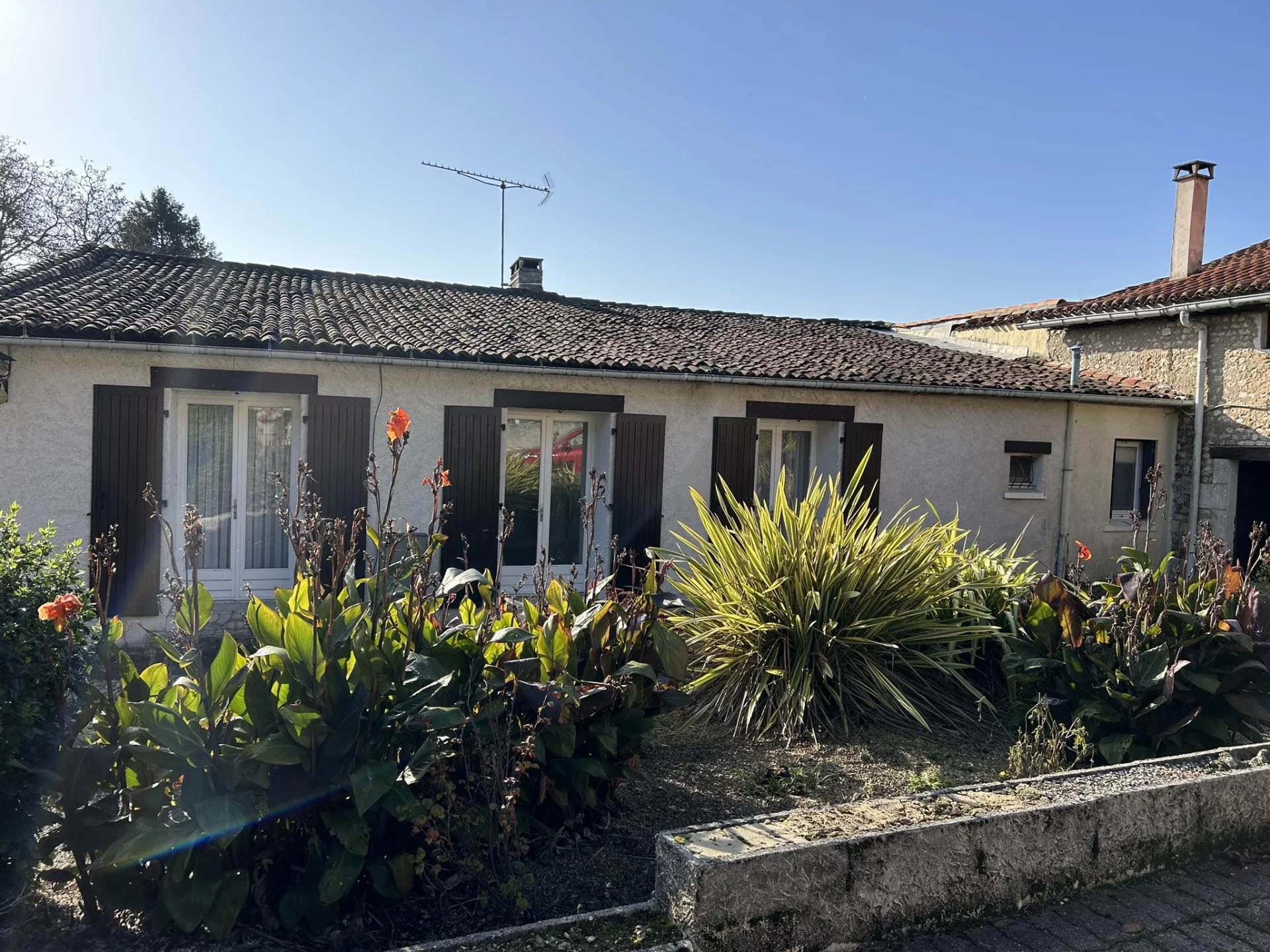 House in Perignac - view 1
