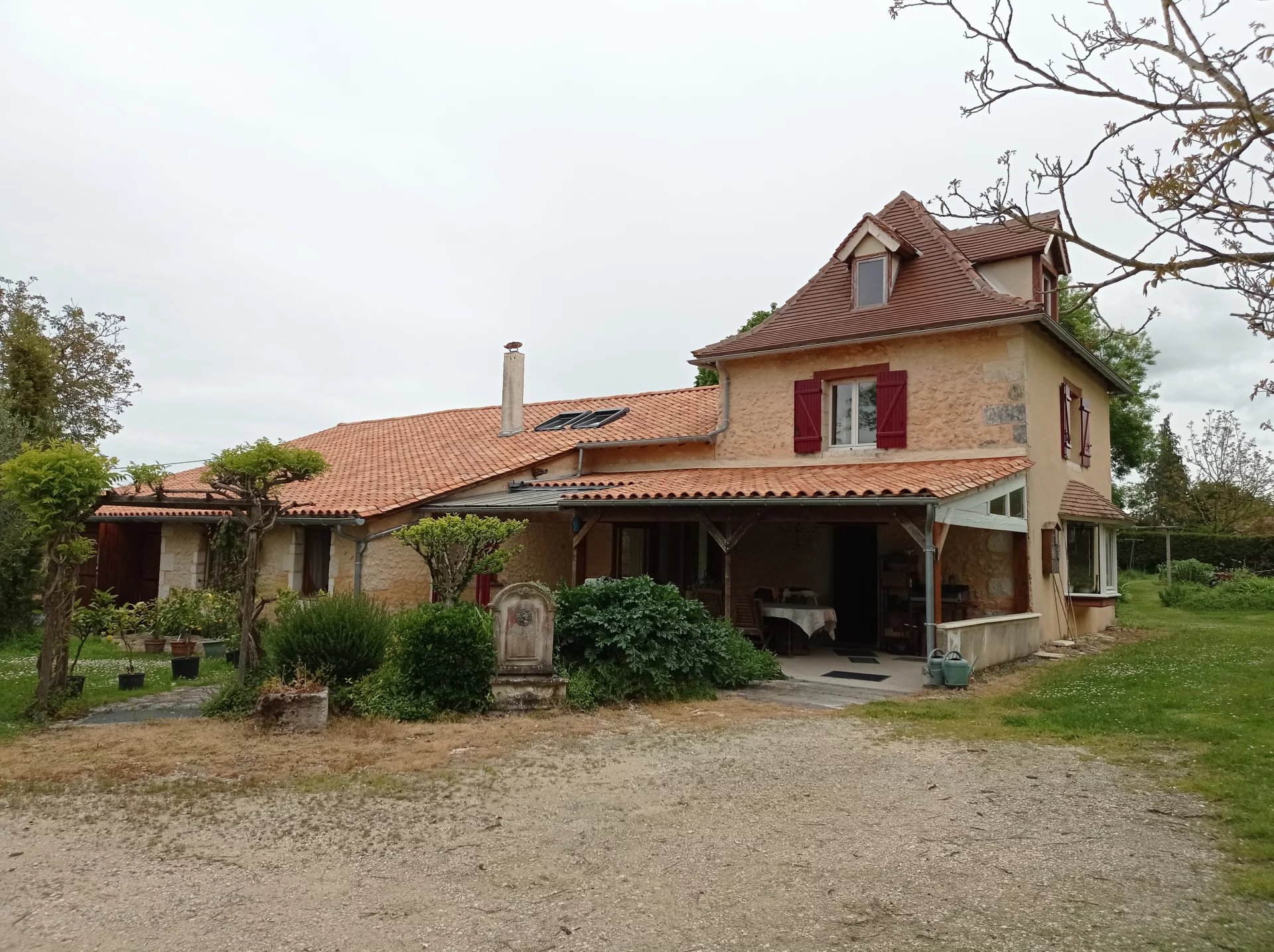 House in Riberac - view 1