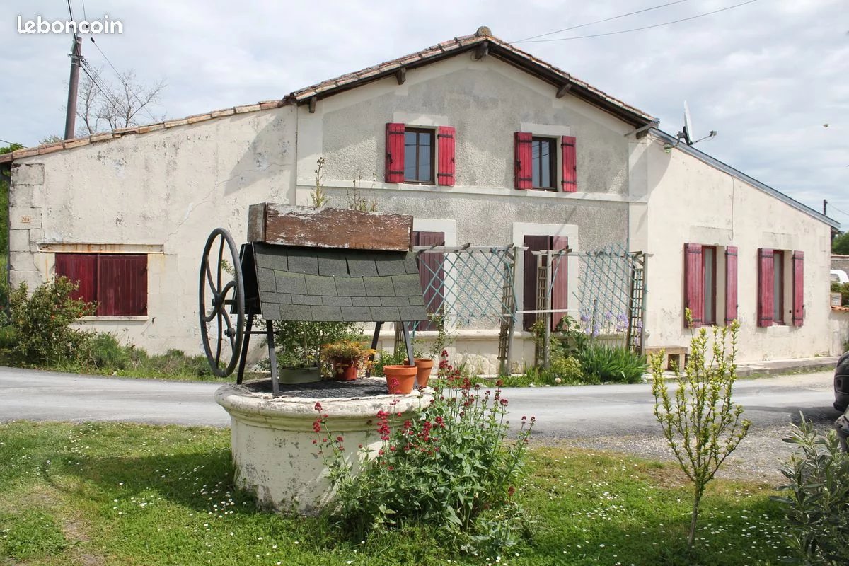 House in Semoussac - view 1