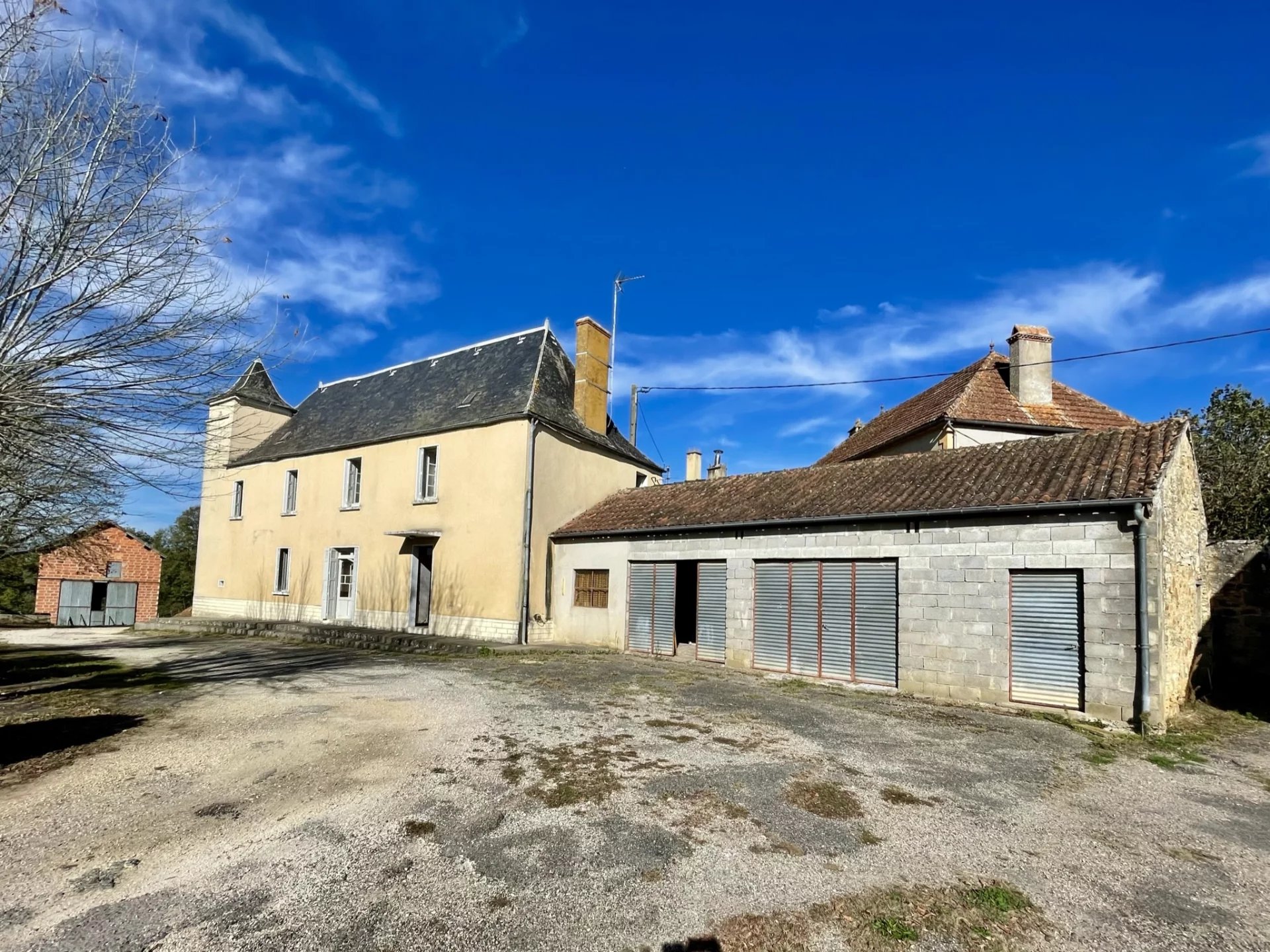 House in Saint-Martial-de-Nabirat - view 1