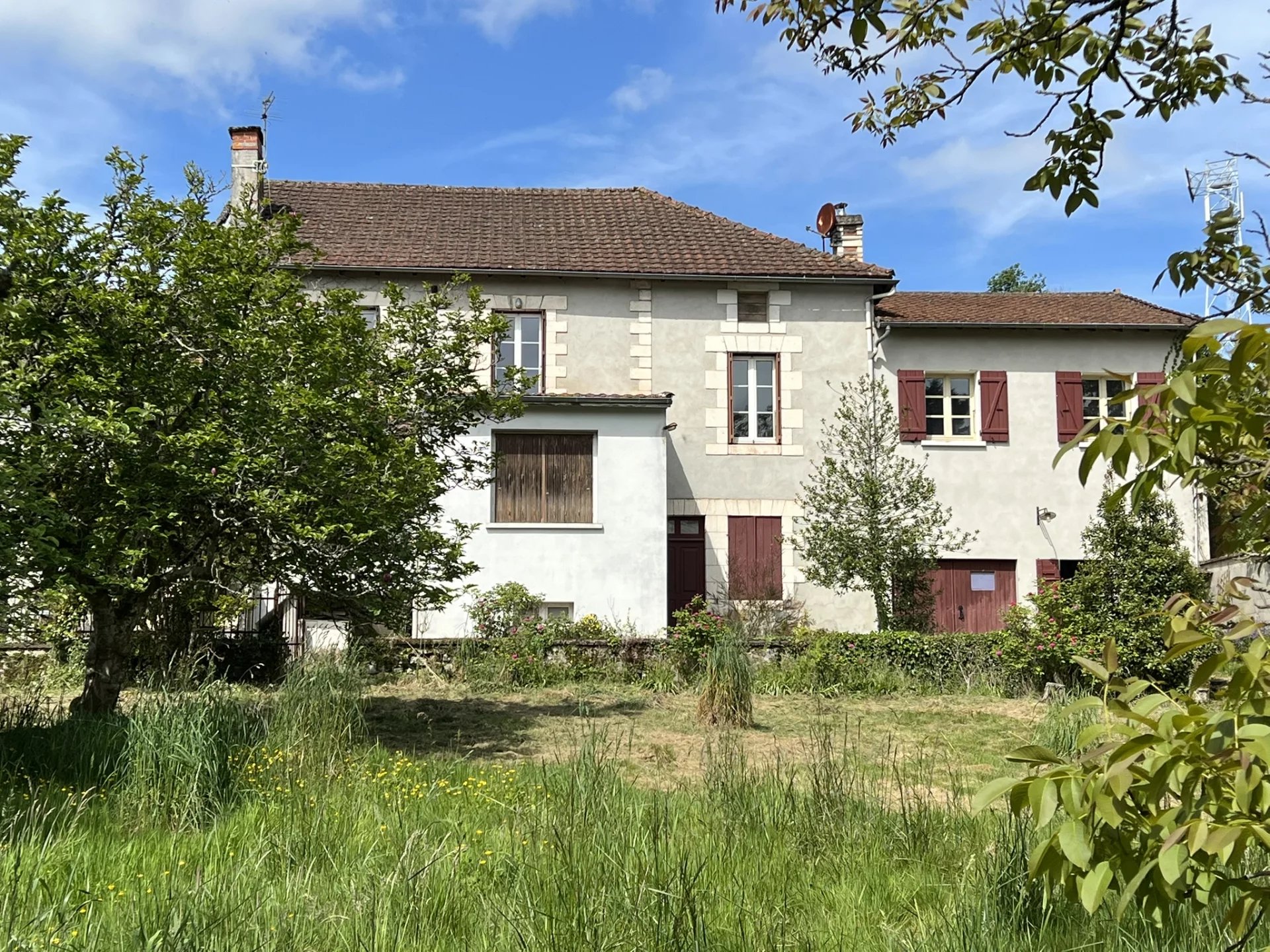 House in Saint-Saud-Lacoussiere - view 1