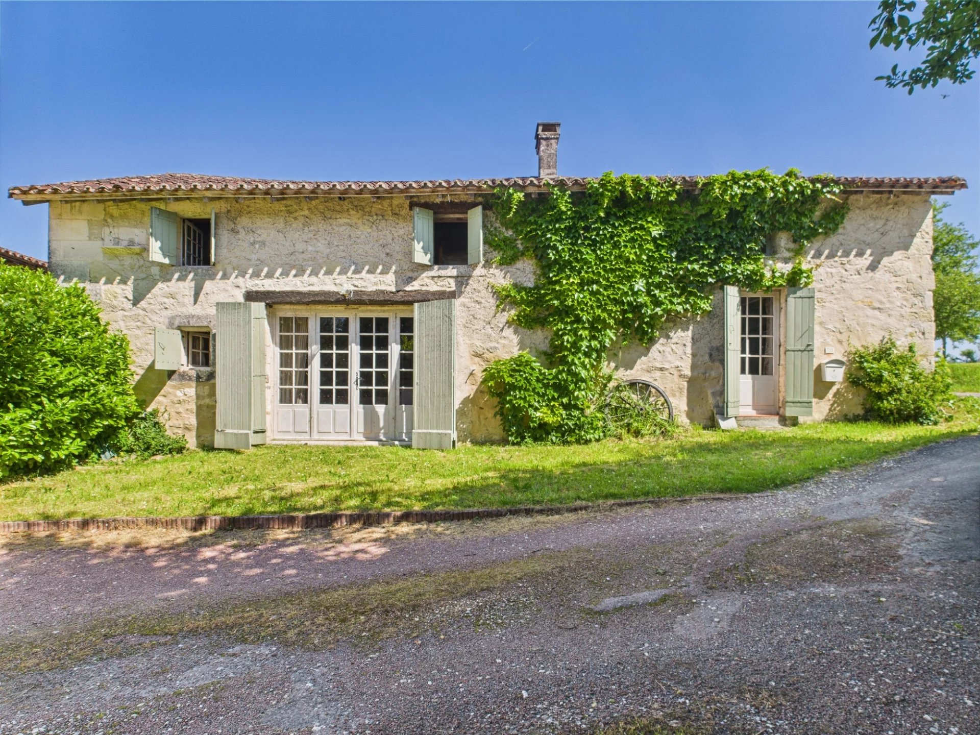 House in Verteillac - view 1