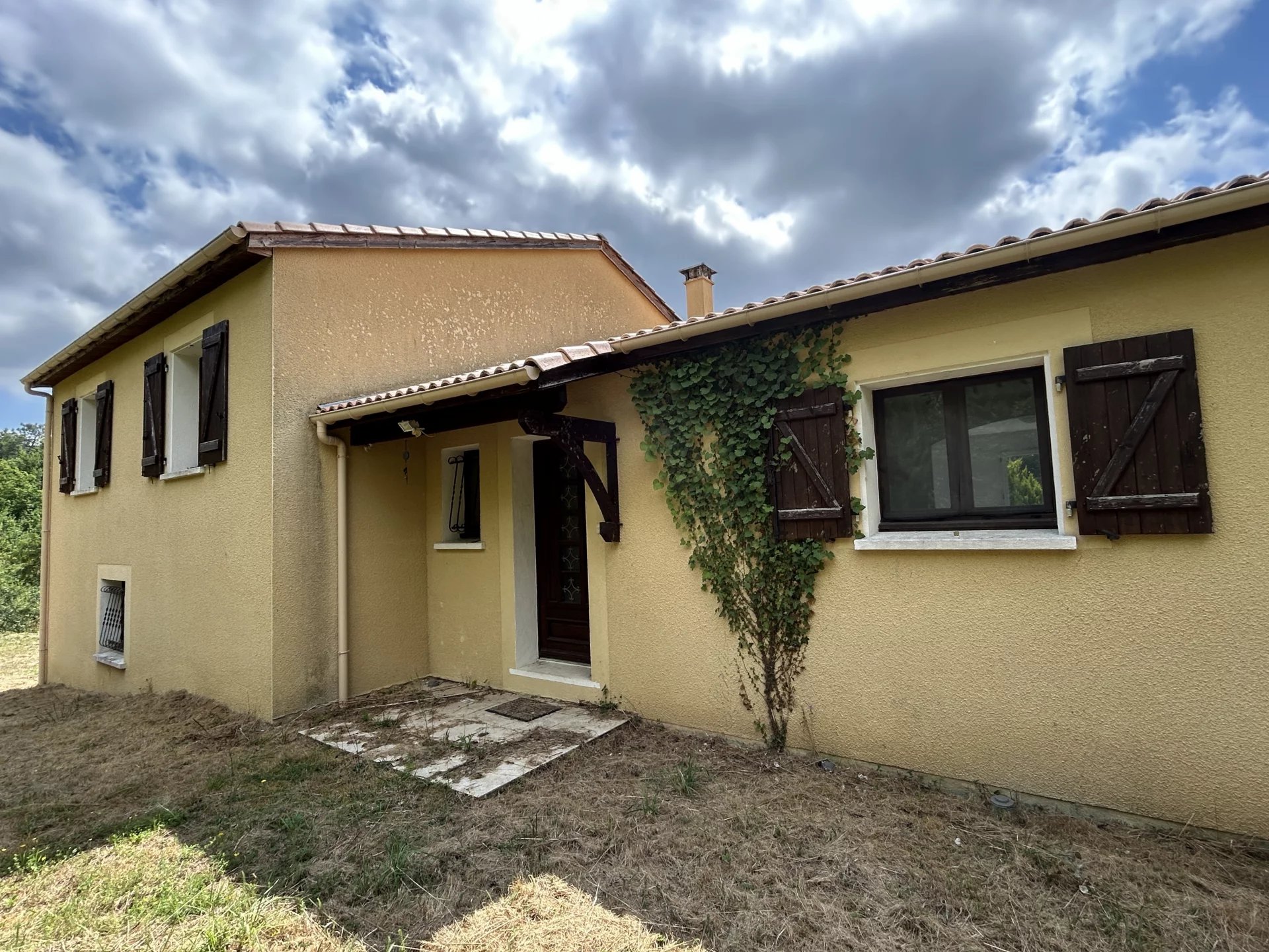 House in Vanxains - view 1