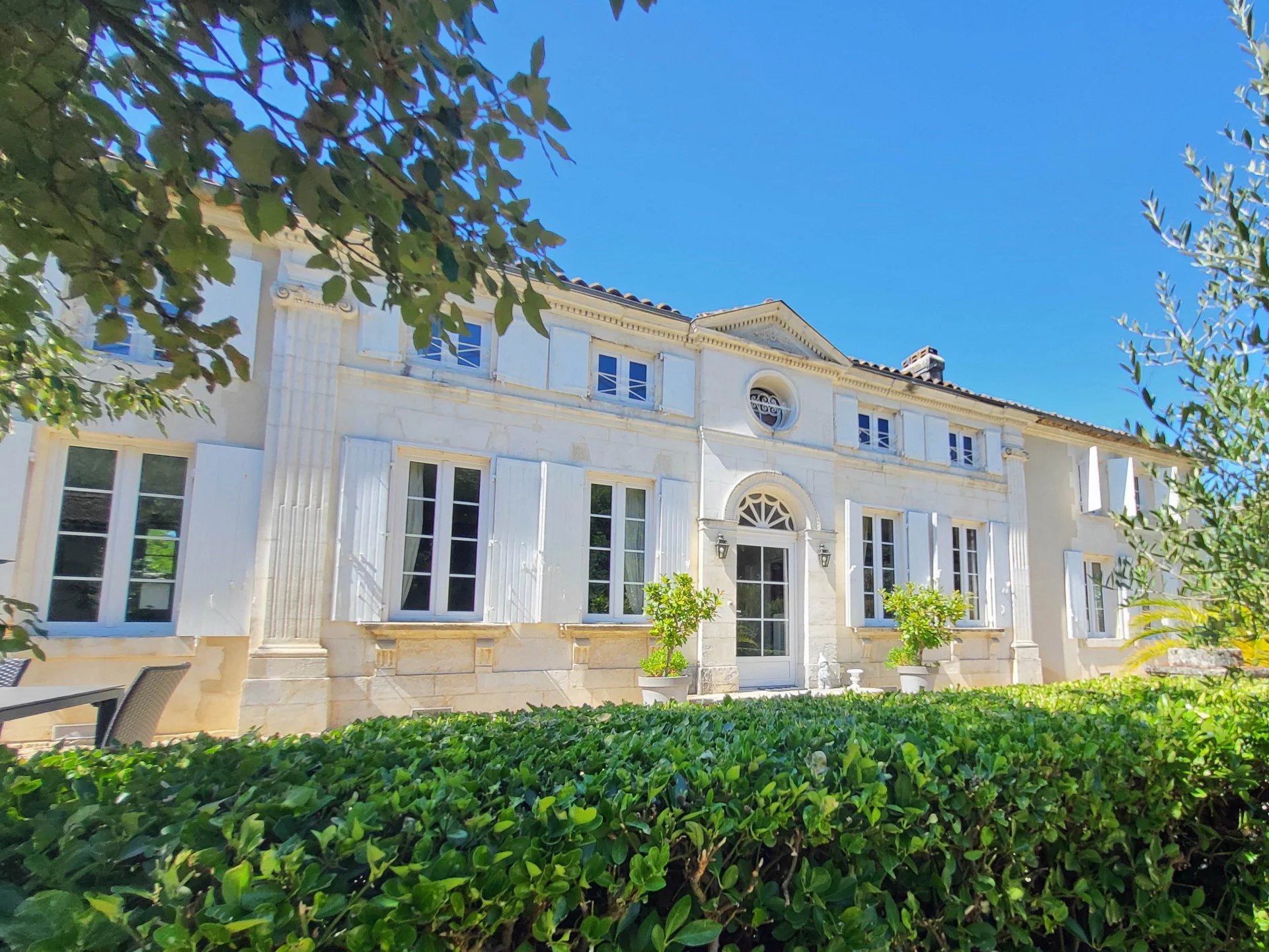 House in Cognac - view 1