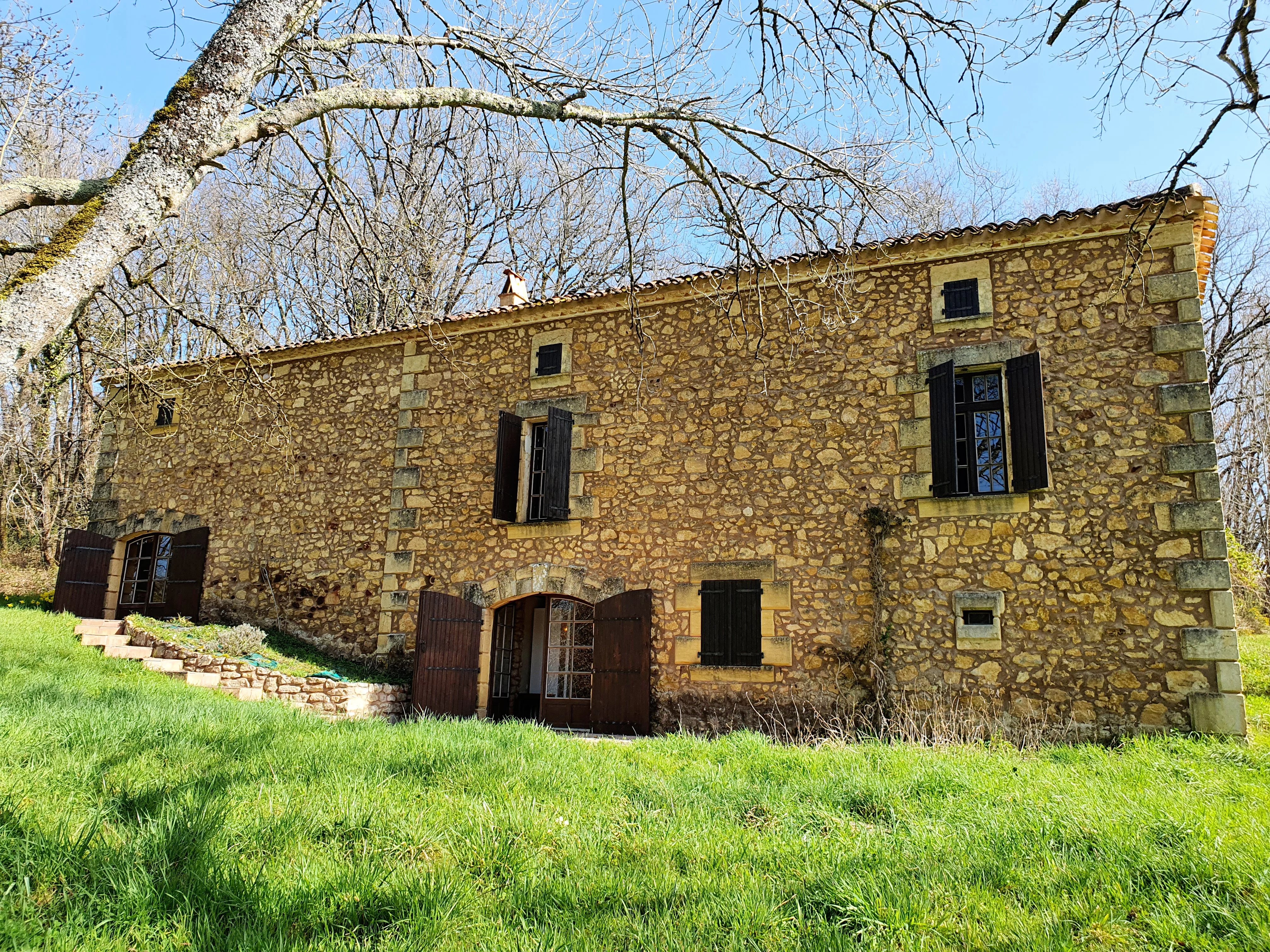 House in Monflanquin - view 1