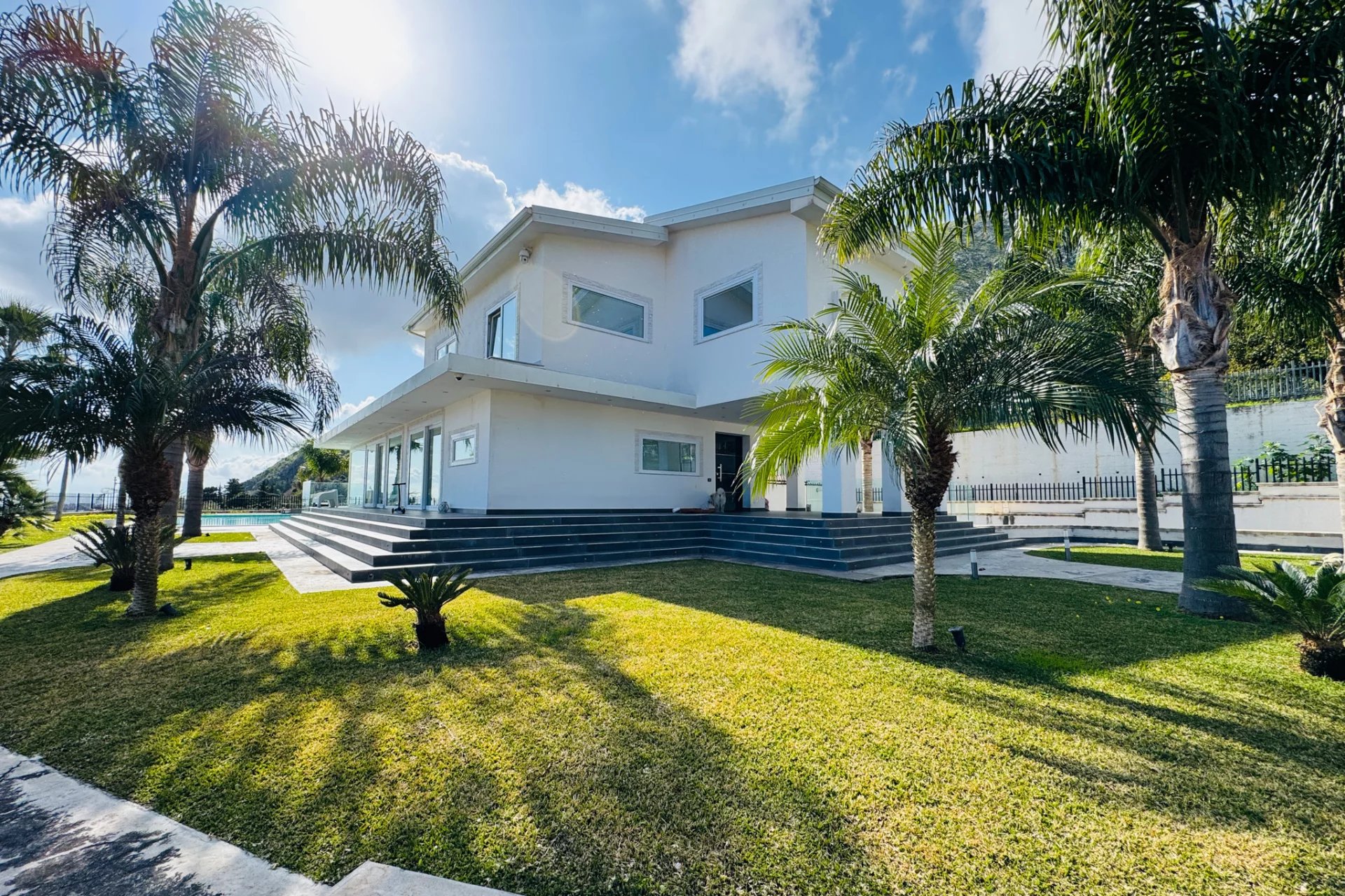 Villa in Palermo - view 1