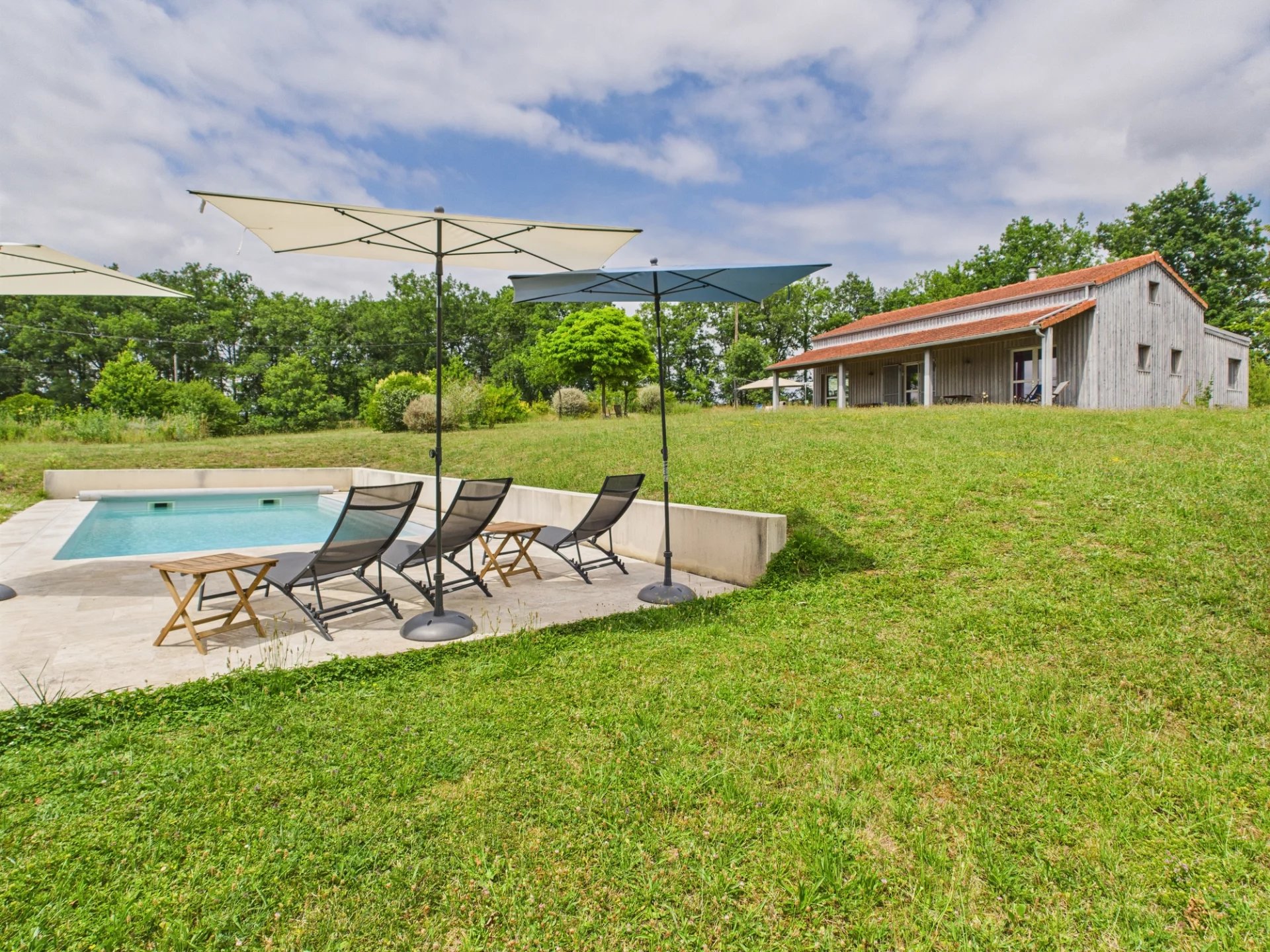 House in Castillonnes - view 1