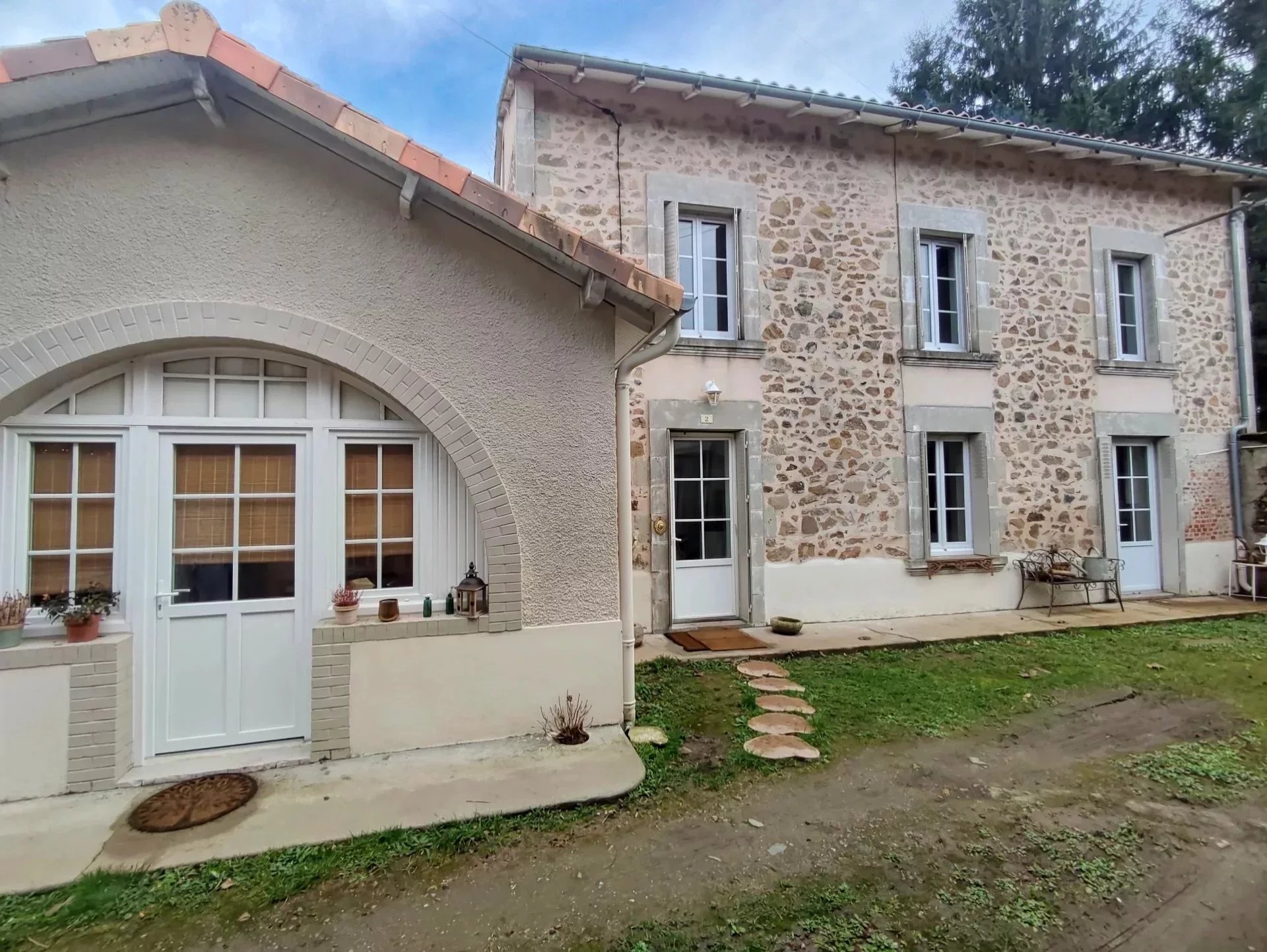 House in Exideuil-sur-Vienne - view 1