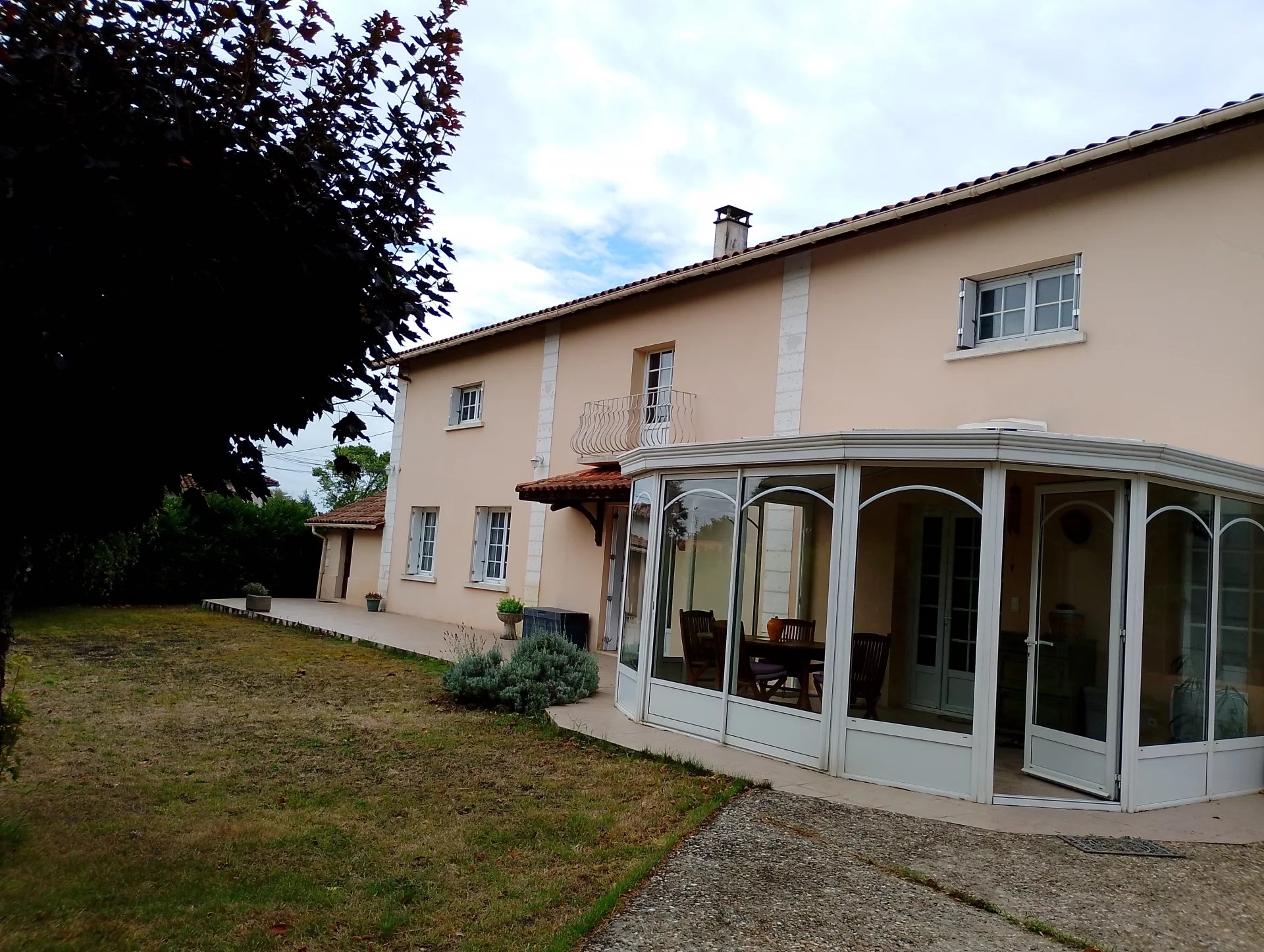 House in Barbezieux-Saint-Hilaire - view 1