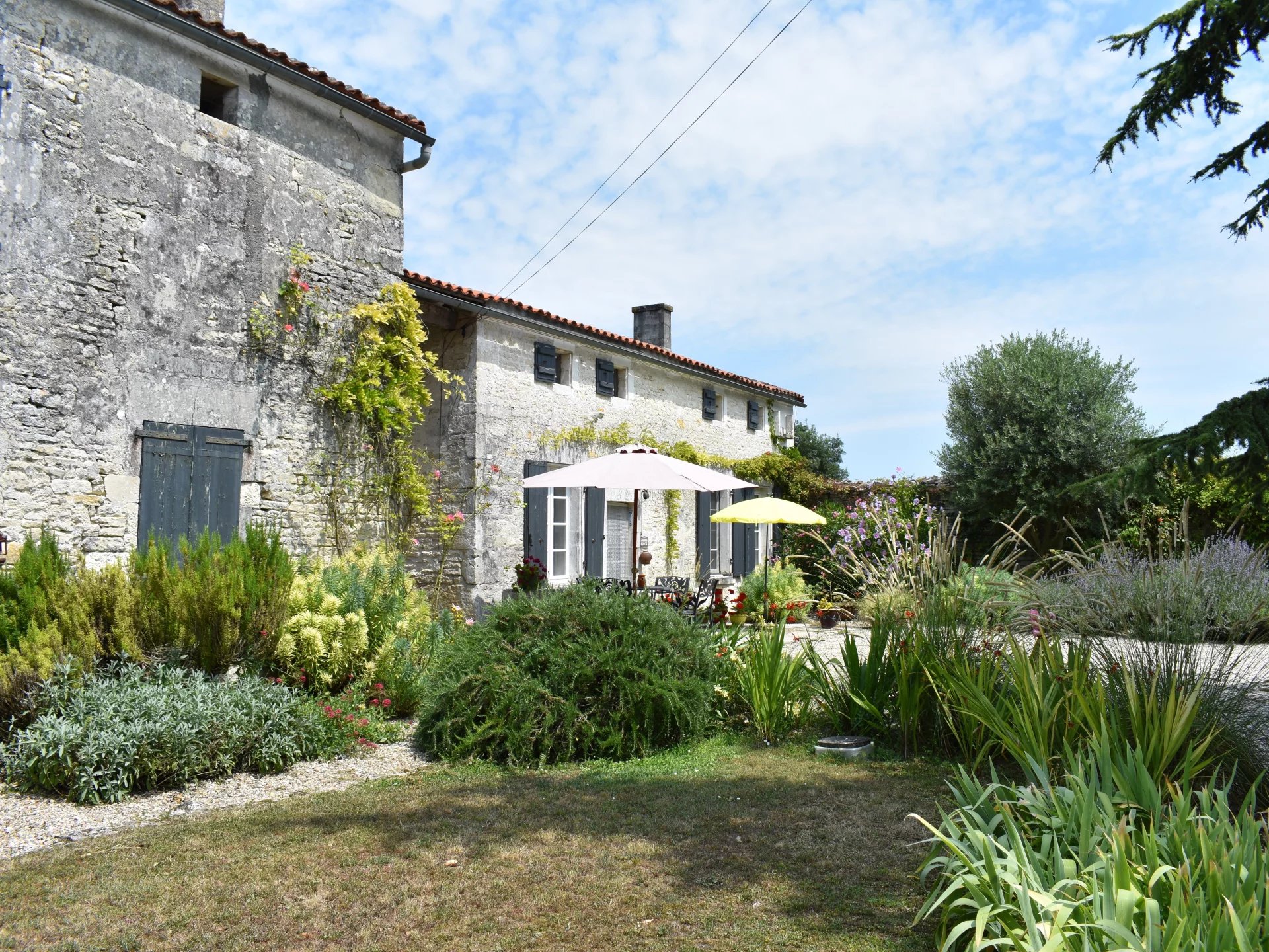 House in Courbillac - view 1
