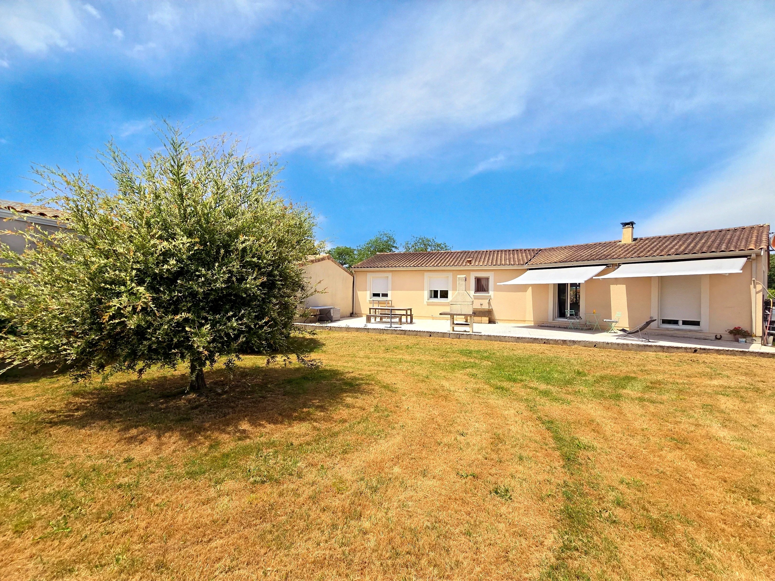 House in Eymet - view 1