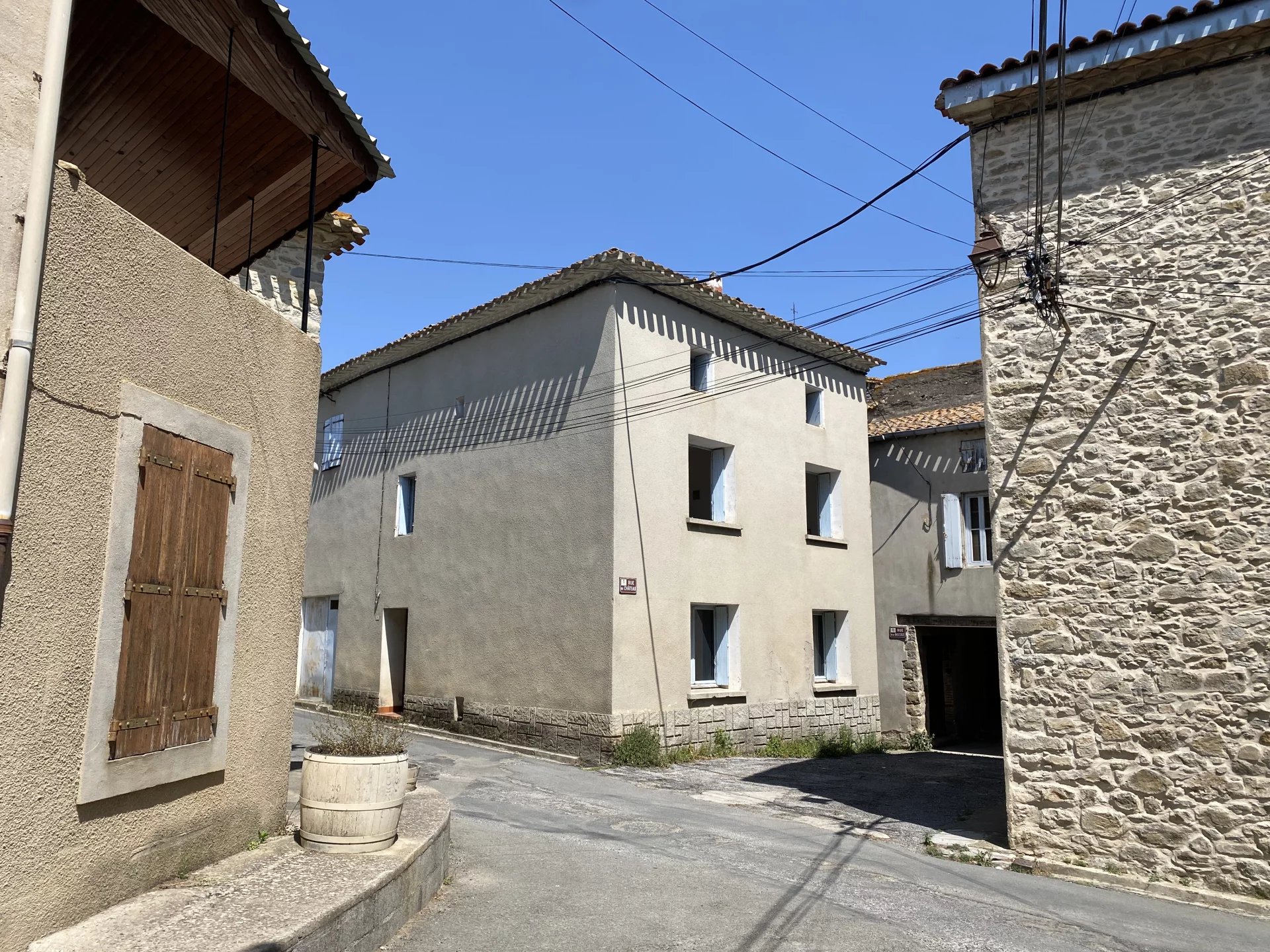 House in Azillanet - view 1