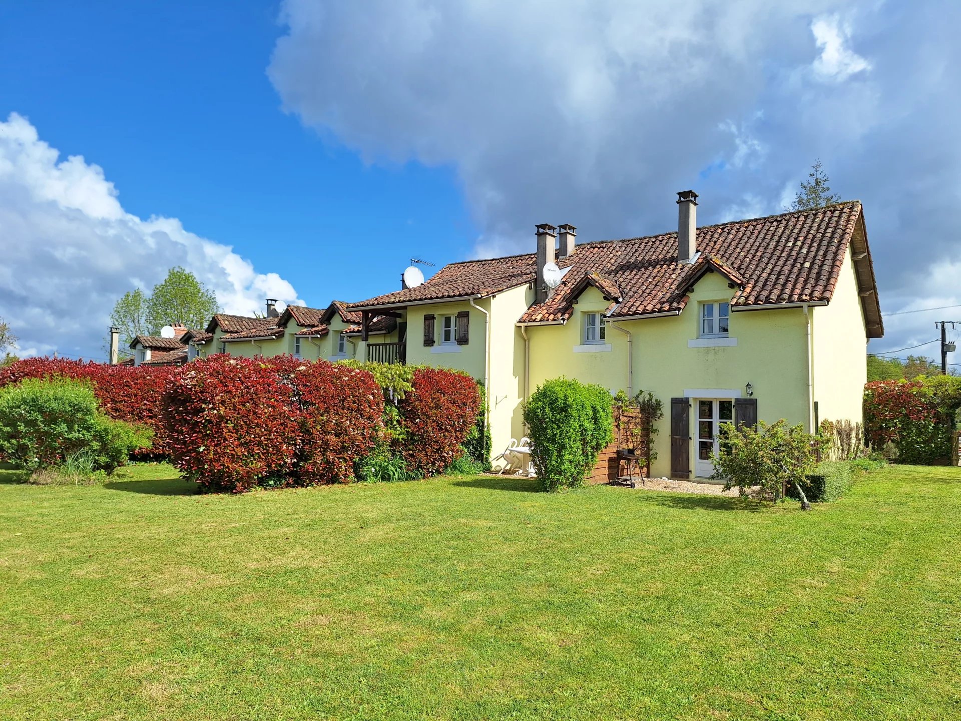 House in Thiviers - view 1