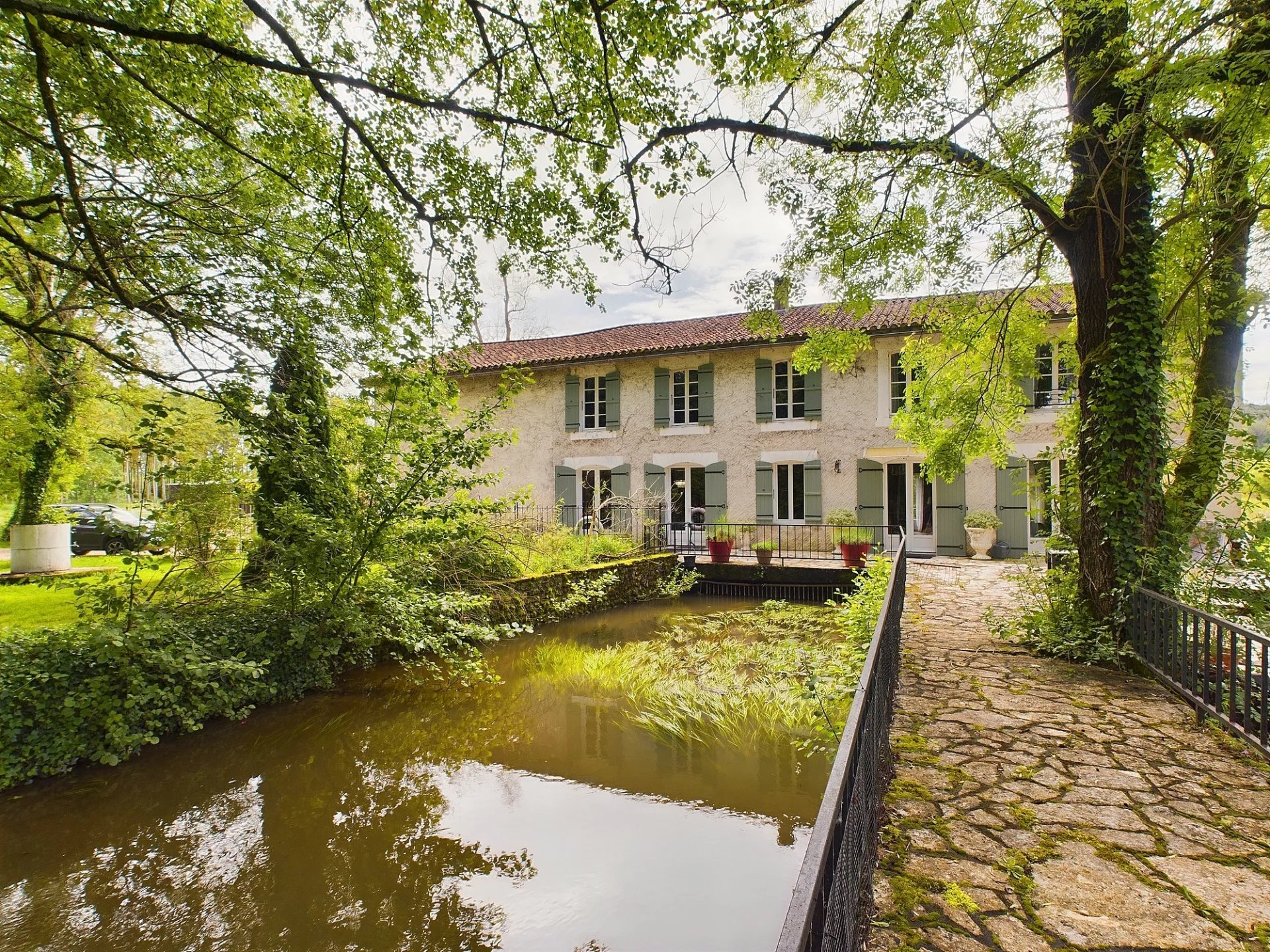 House in Verteillac - view 1