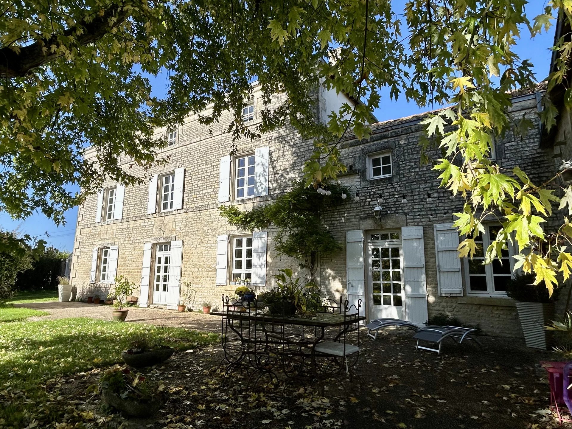 House in Lusseray - view 1
