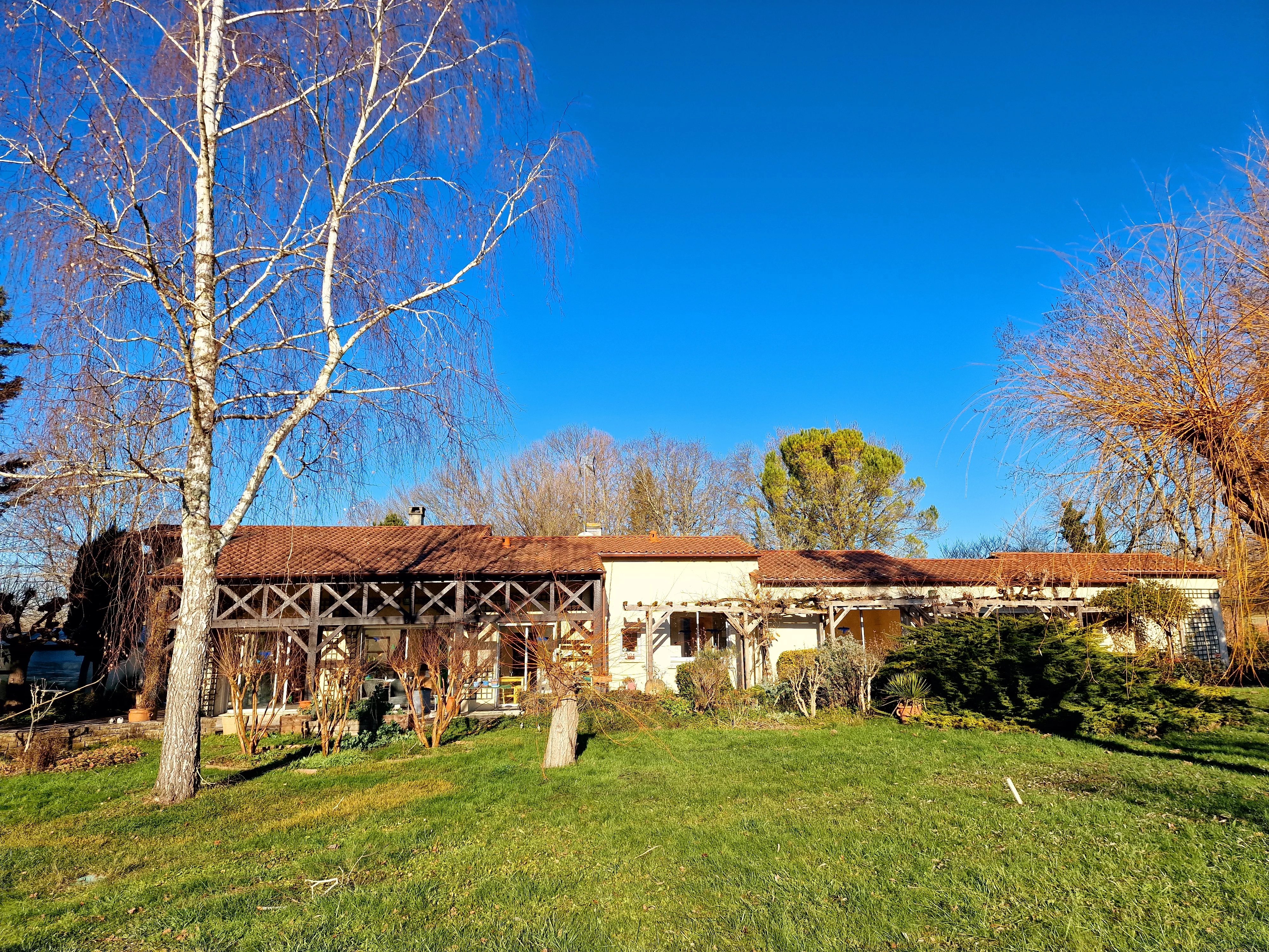 House in Issigeac - view 1