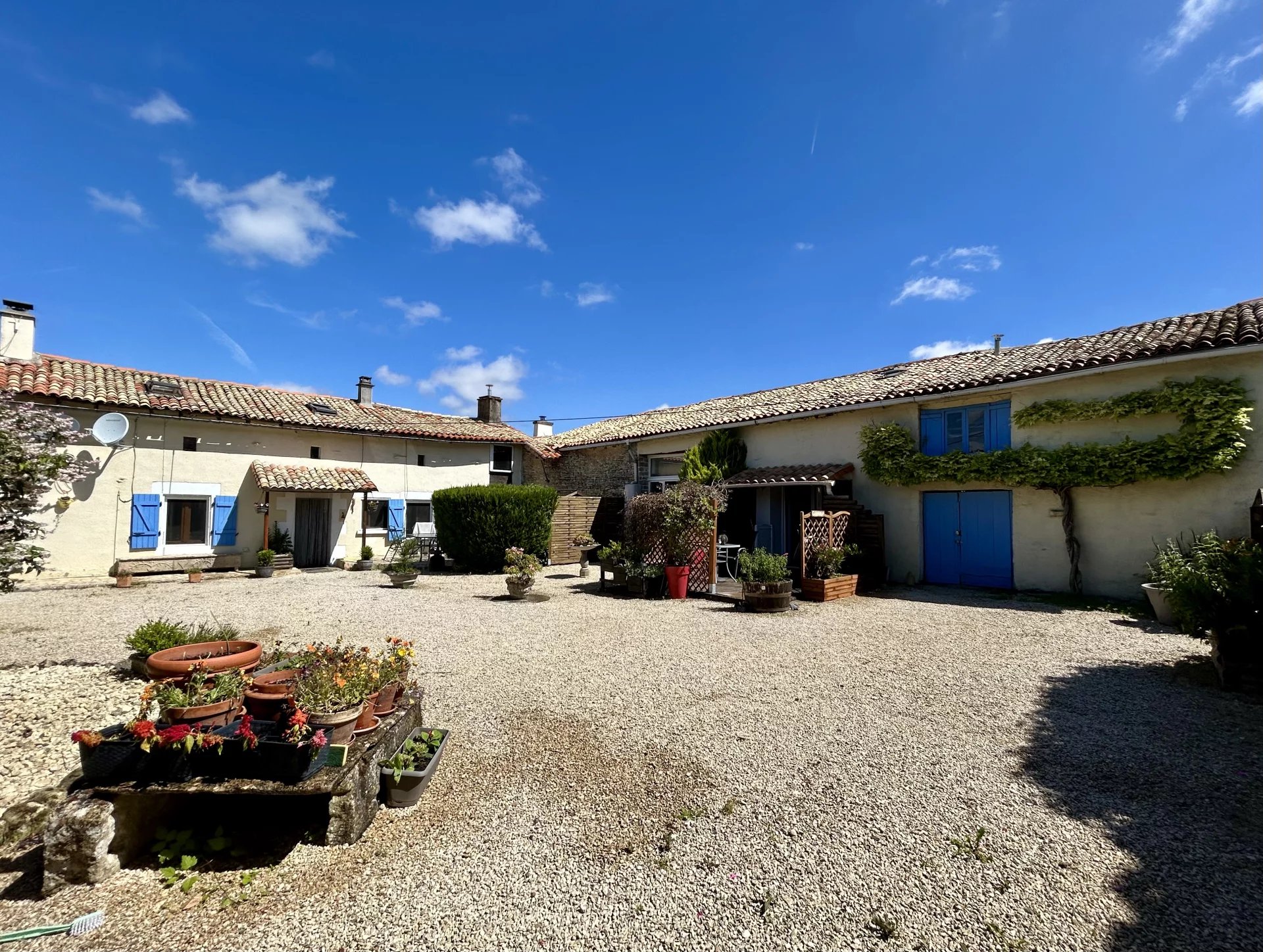 House in Messe - view 1