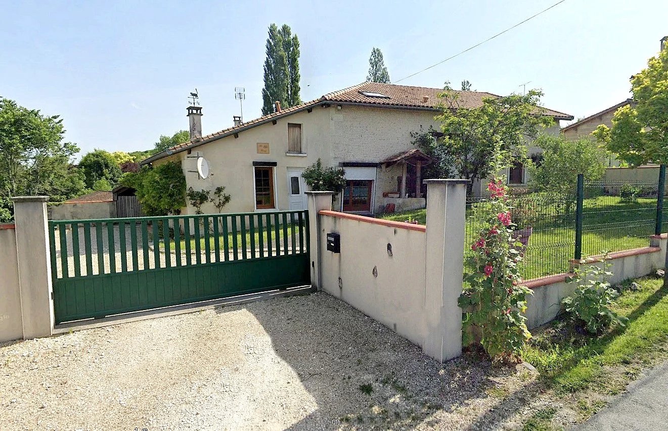 House in Chalais - view 1