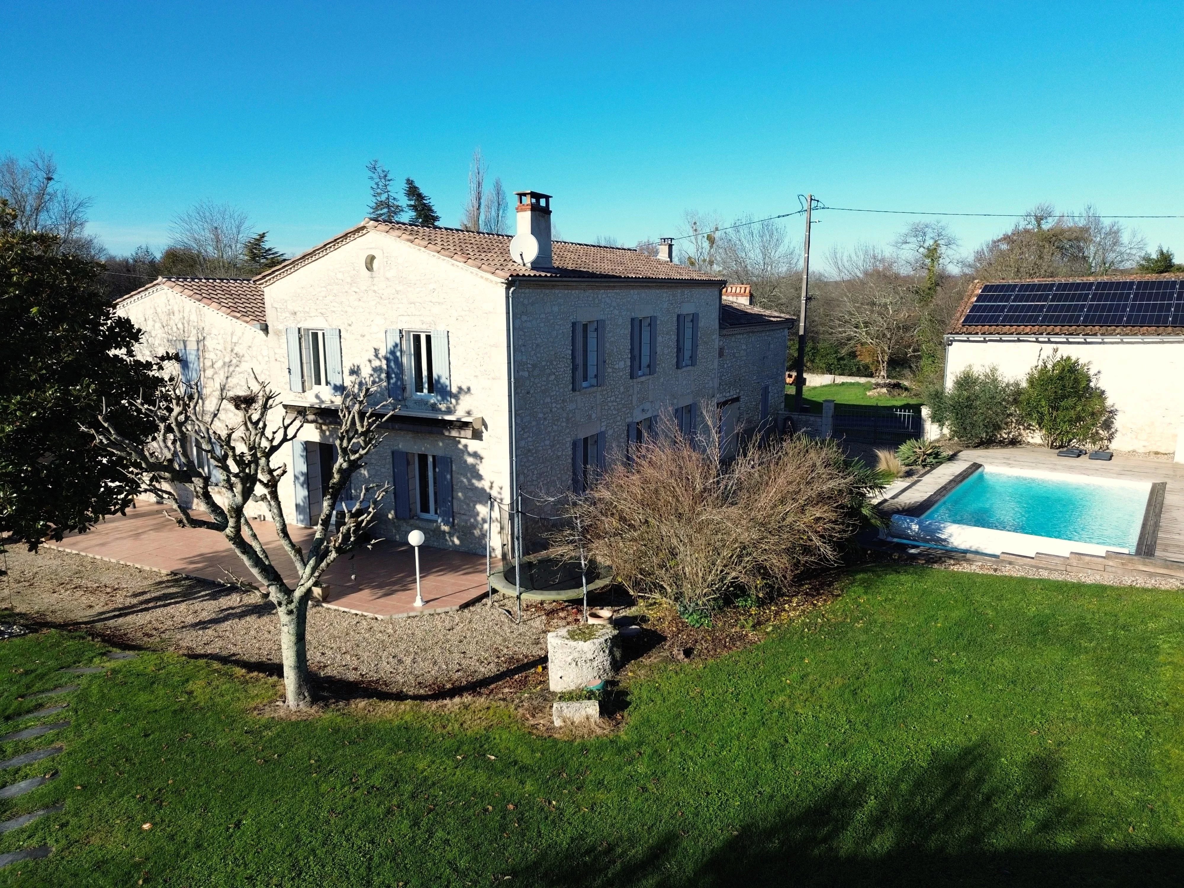 House in Sainte-Foy-la-Grande - view 1