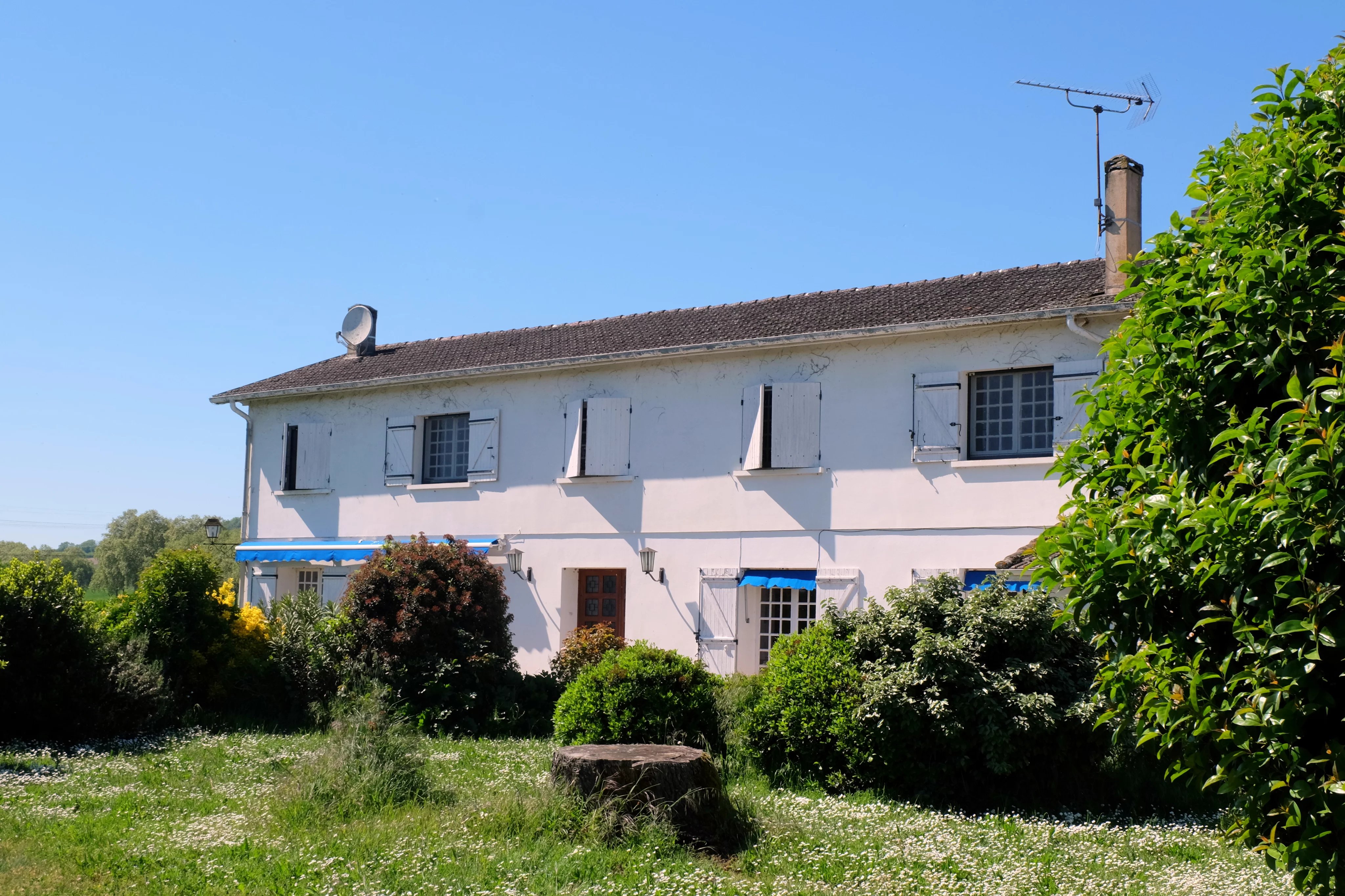 House in Clairac - view 1