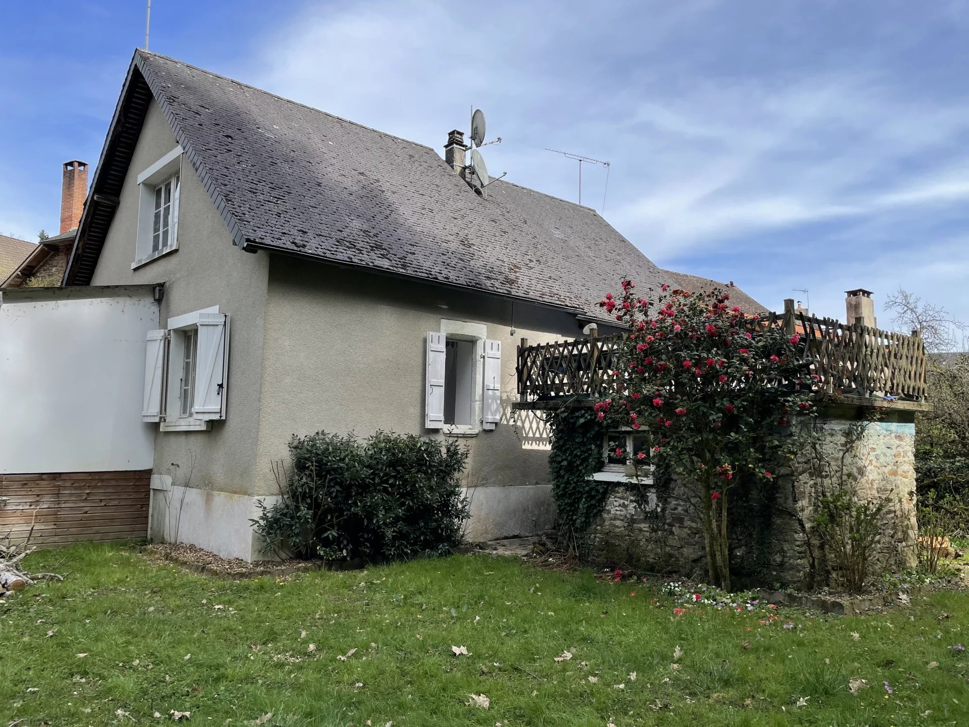 House in Segur-le-Chateau - view 1
