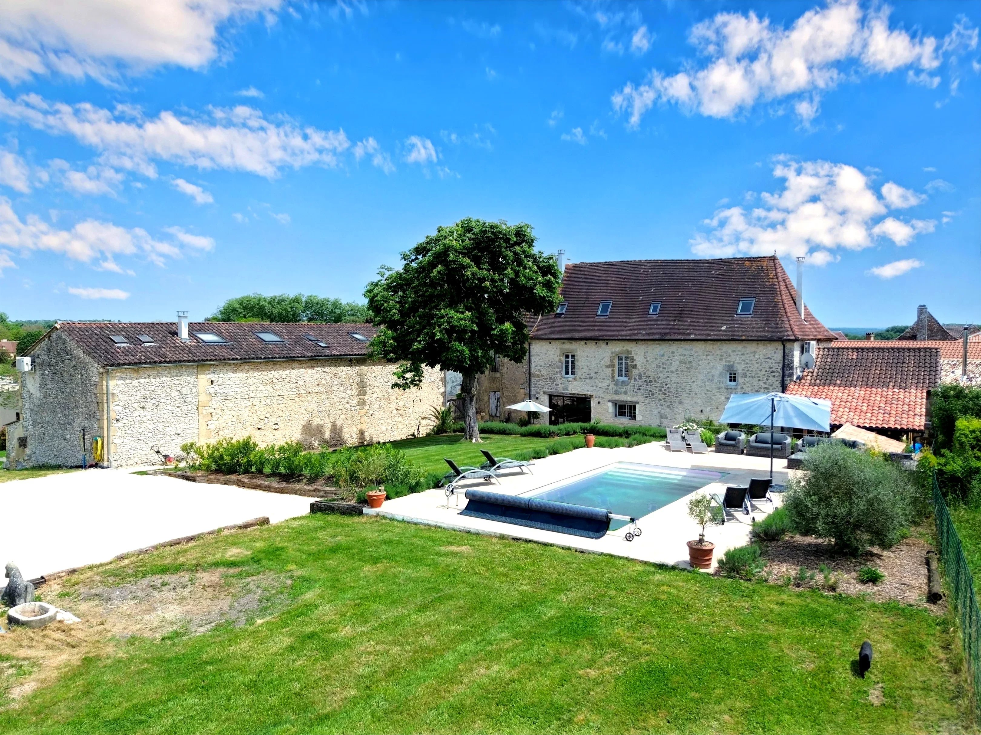 House in Issigeac - view 1