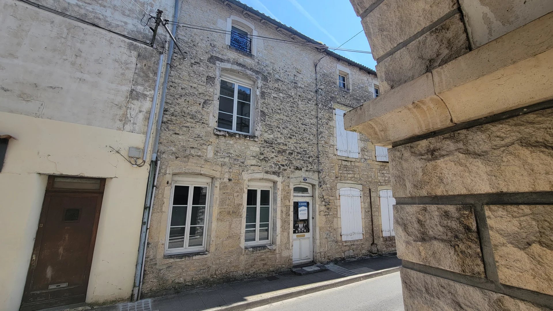 House in Ruffec - view 1