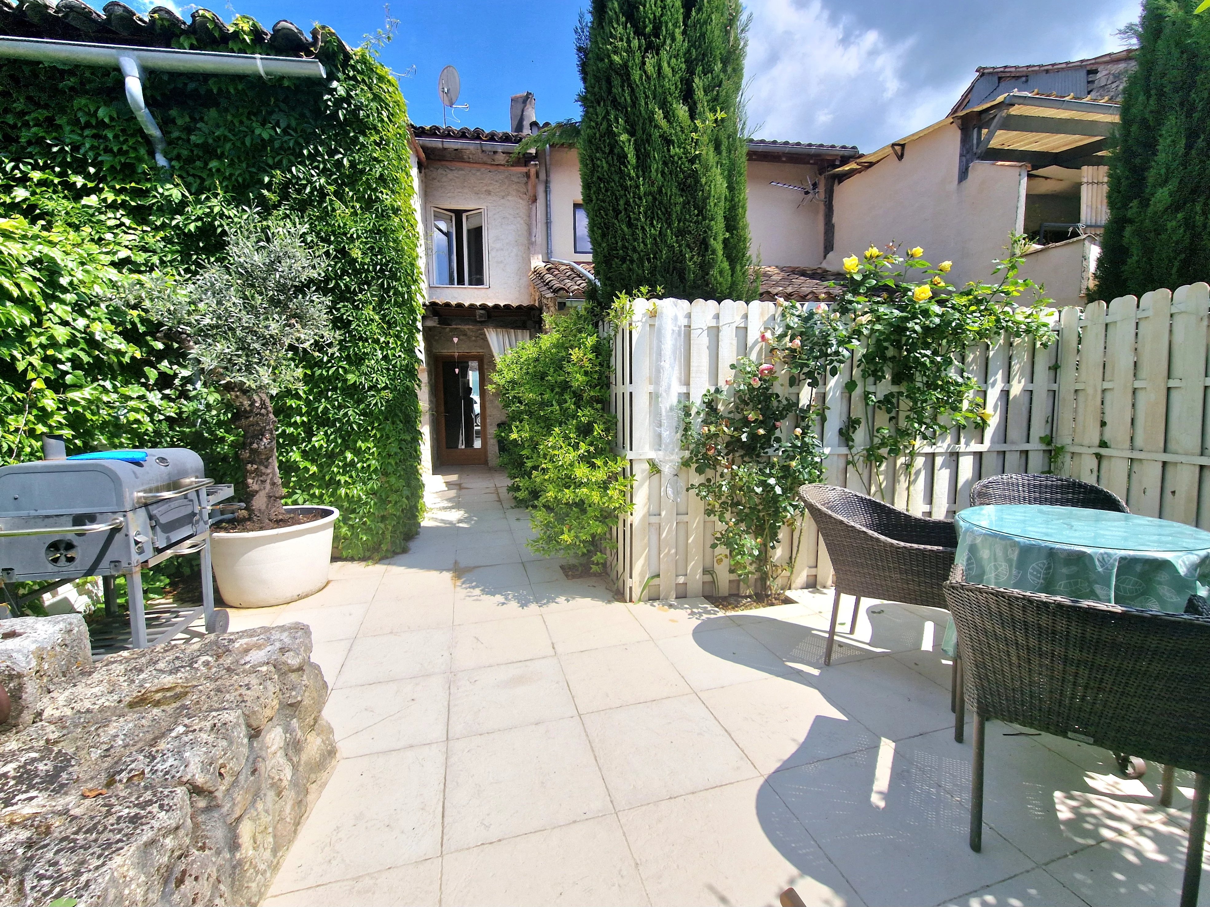 House in Eymet - view 1