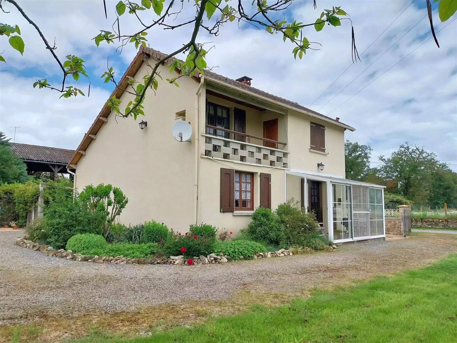 House in Brigueil-le-Chantre - view 1