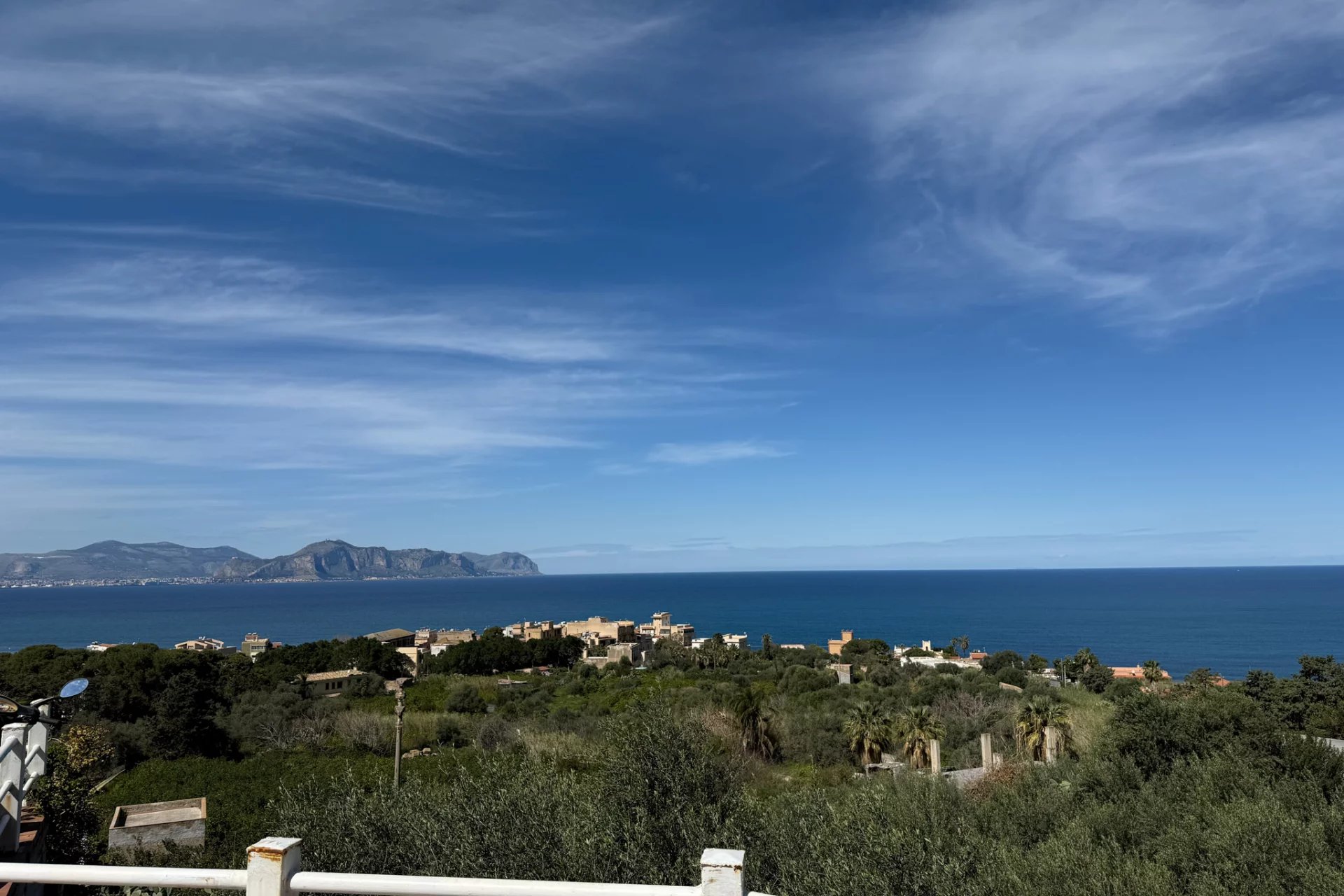 Villa in Bagheria - view 1