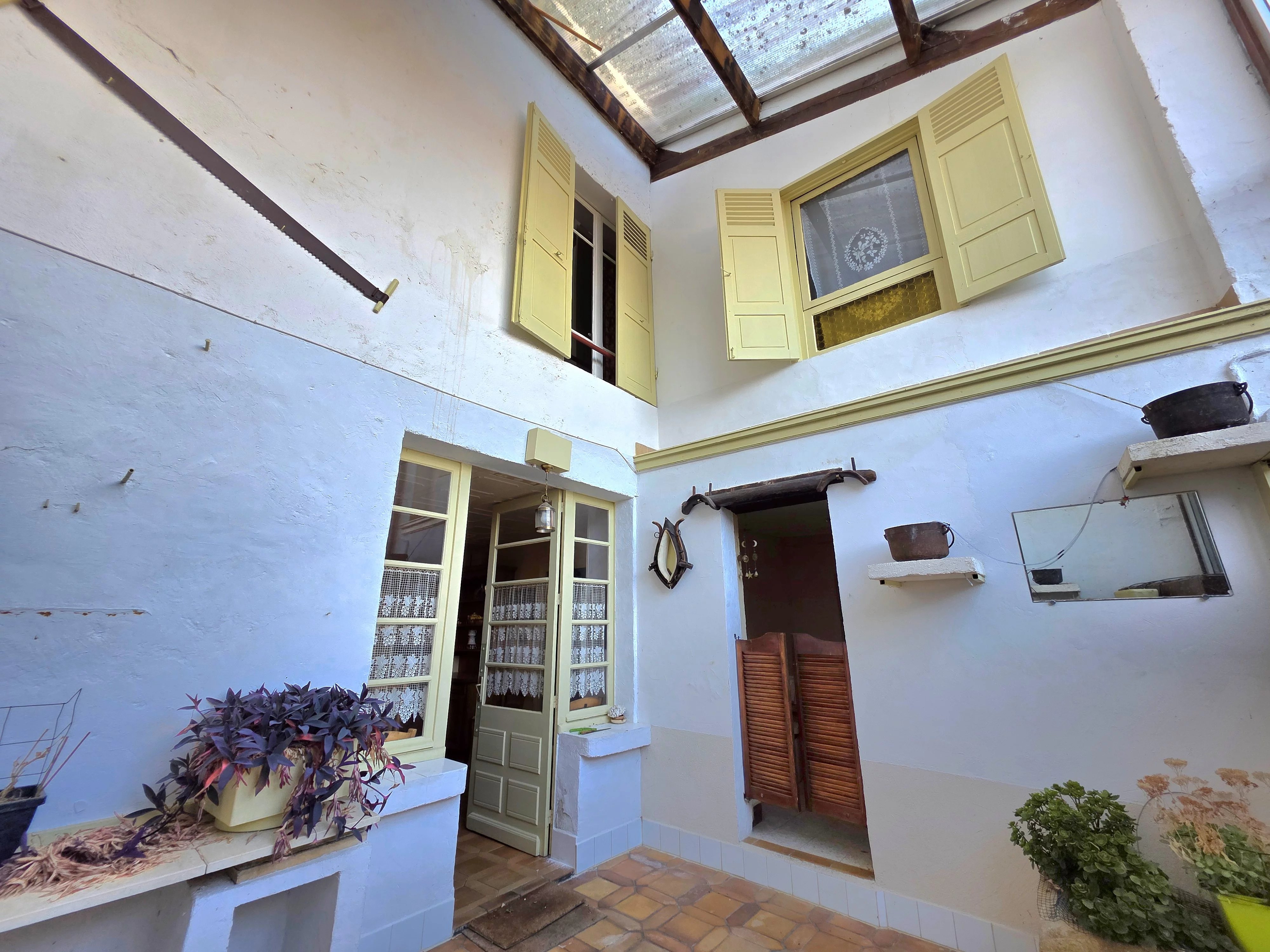 House in Monpazier - view 1