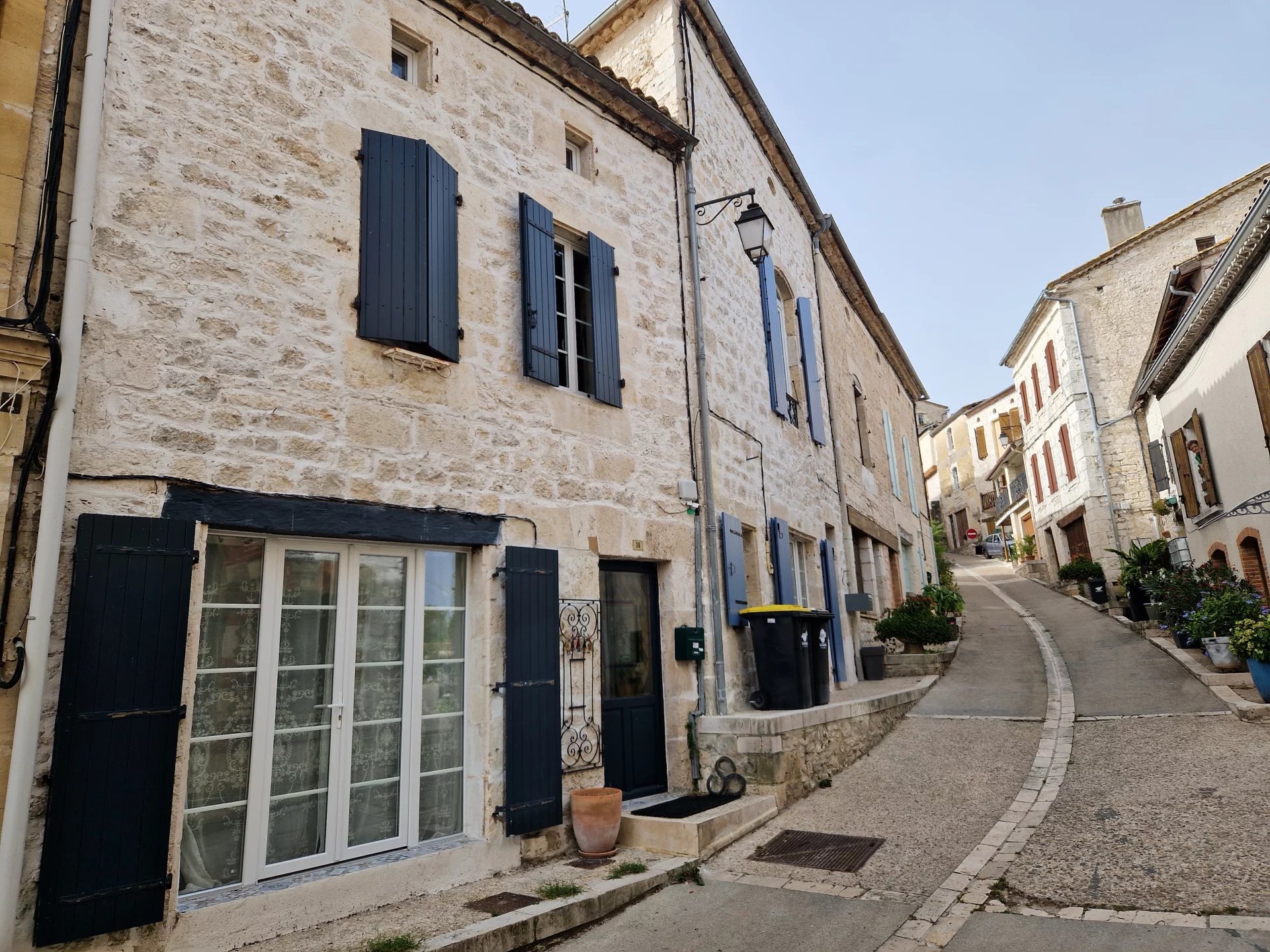 House in Montaigu-de-Quercy - view 1