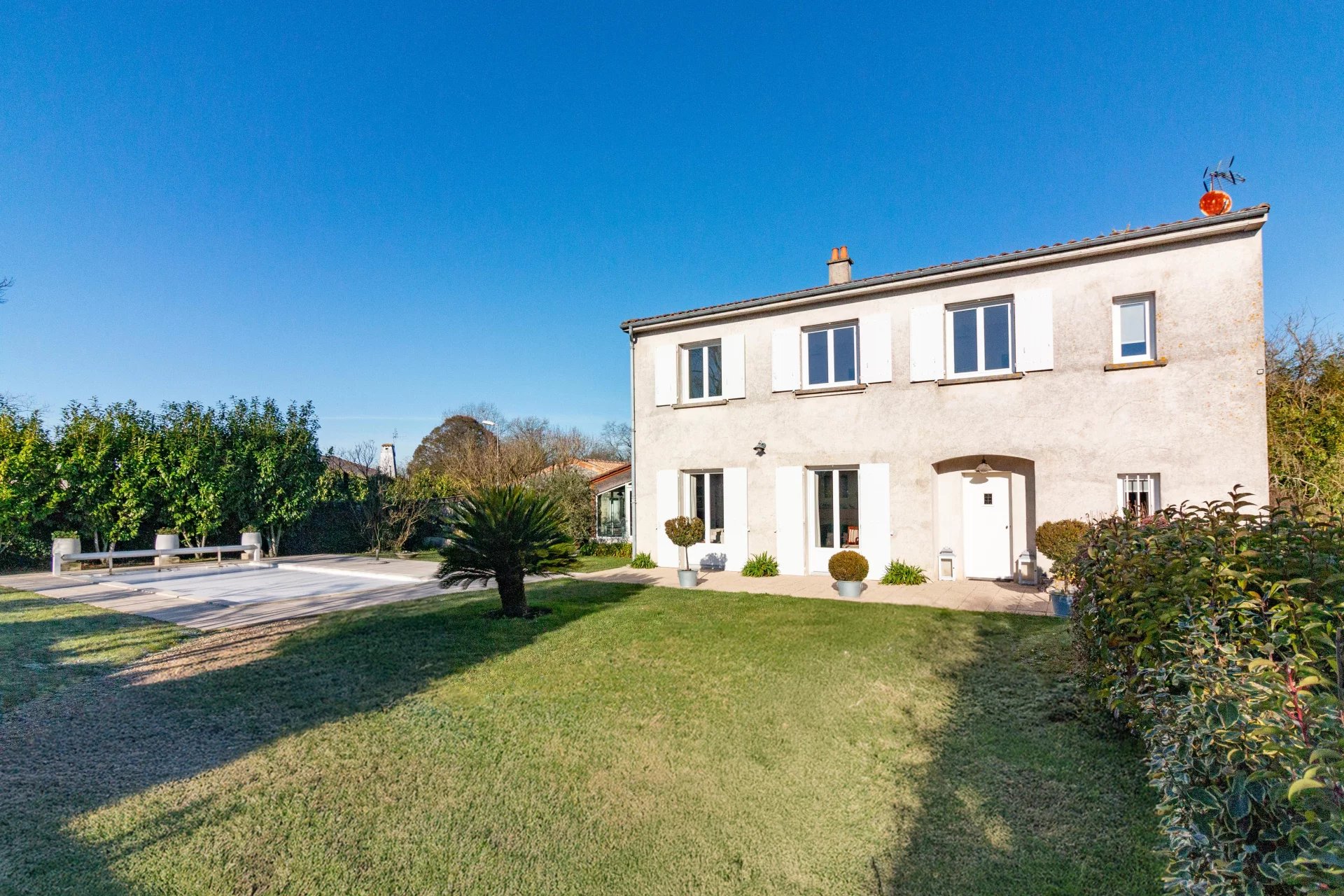 House in Beauvais-sur-Matha - view 1