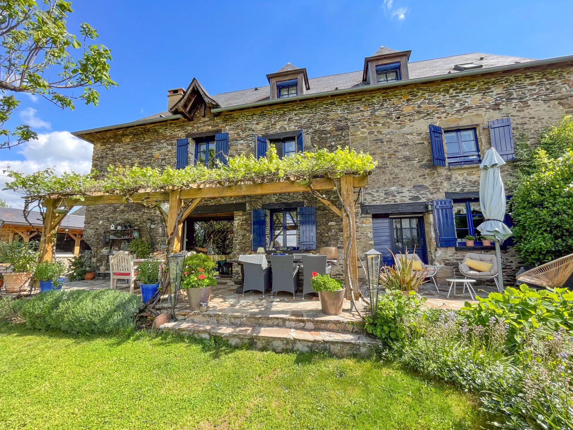 House in Juillac - view 1
