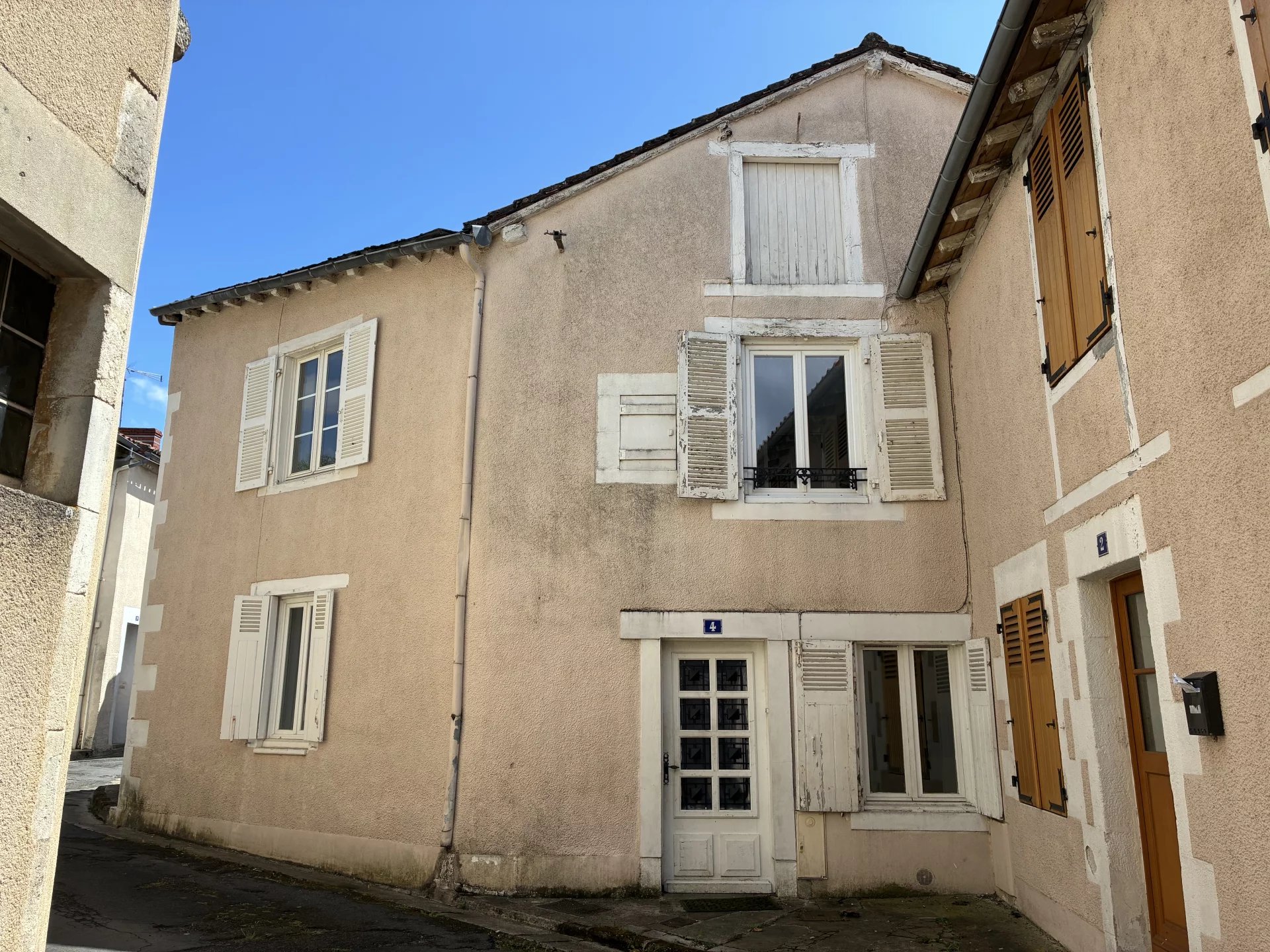 House in Montmorillon - view 1