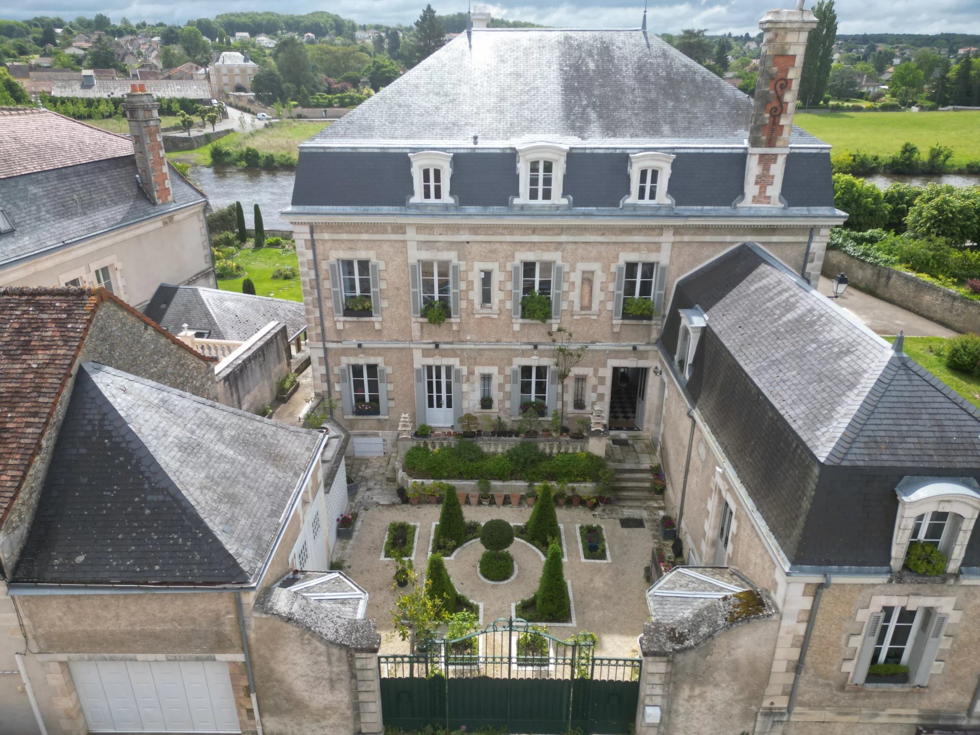 House in Saint-Savin - view 1