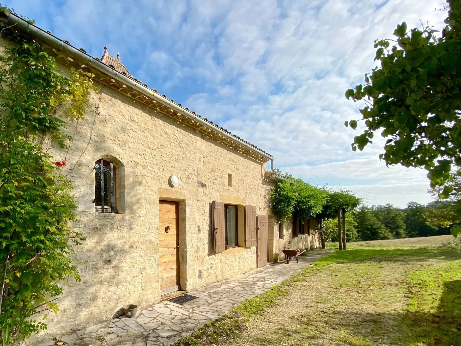 House in Paulhiac - view 1